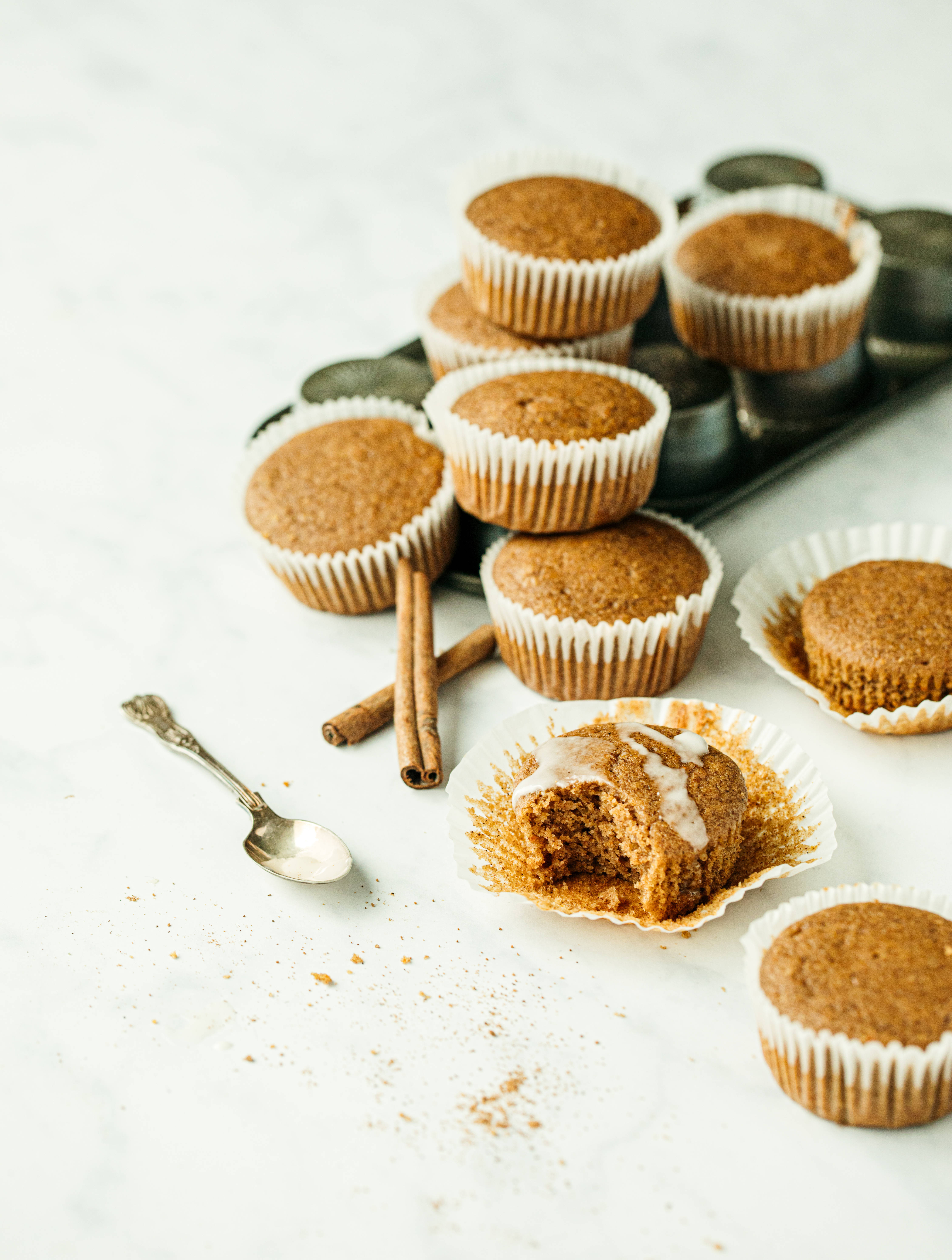 Gyllenbrune muffins Bakgrunner