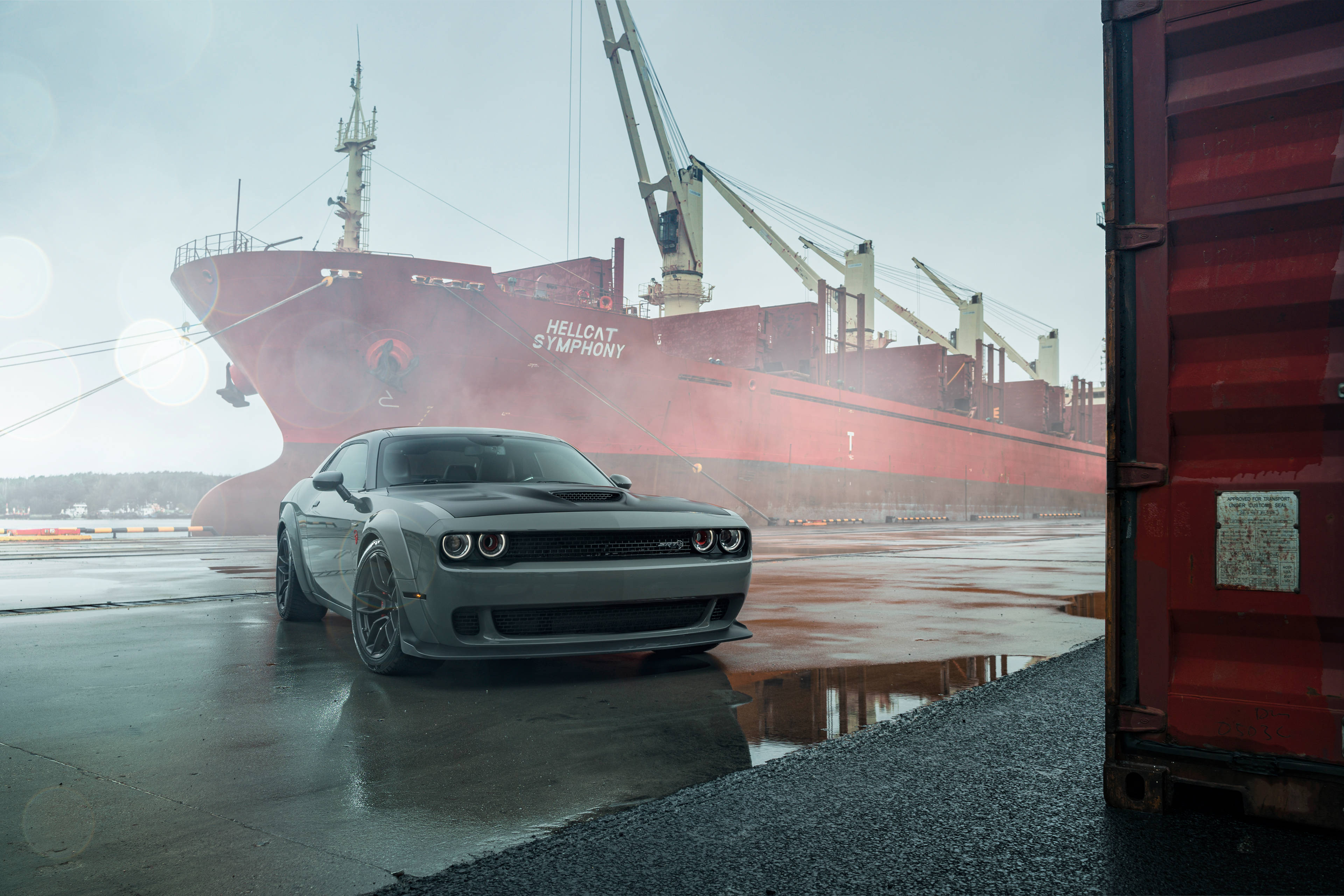 Imponerende grå Dodge Challenger Demon 4K parkert i urbane omgivelser Bakgrunner