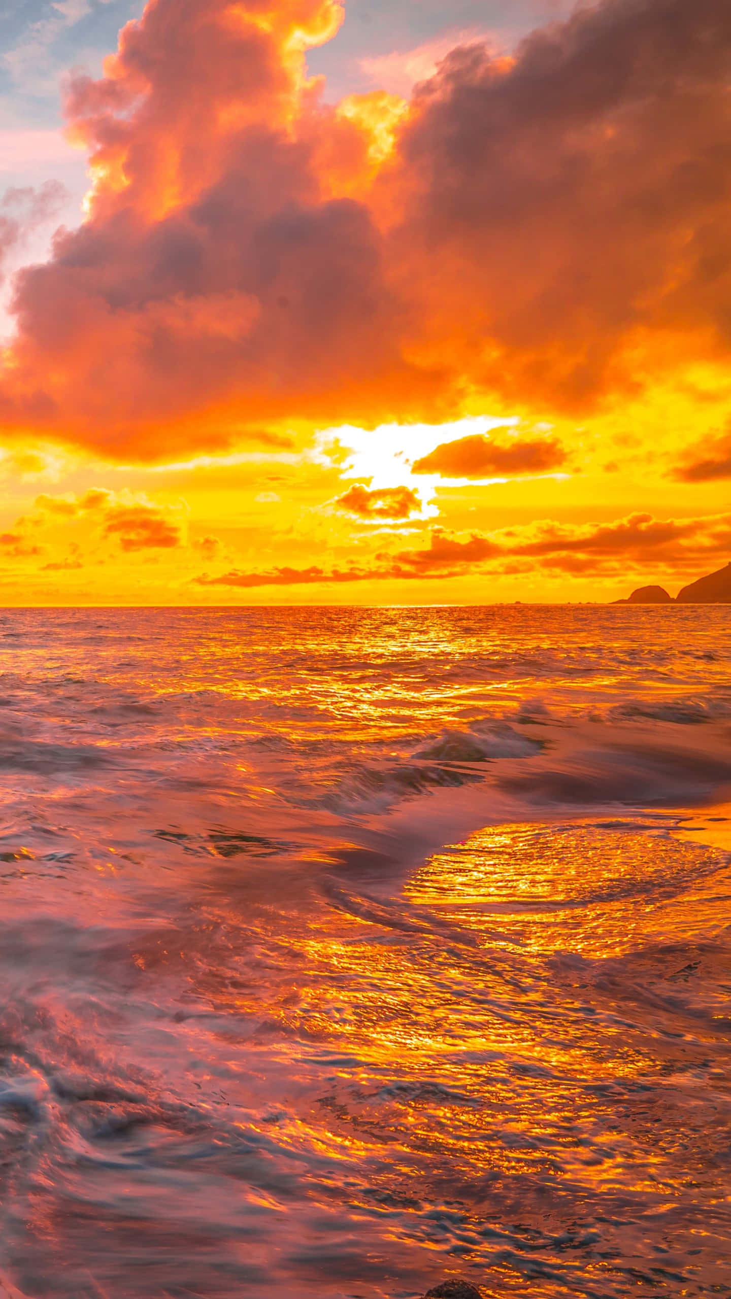 iPhone X Malibu Bakgrunn Skyet Solnedgang Bakgrunner