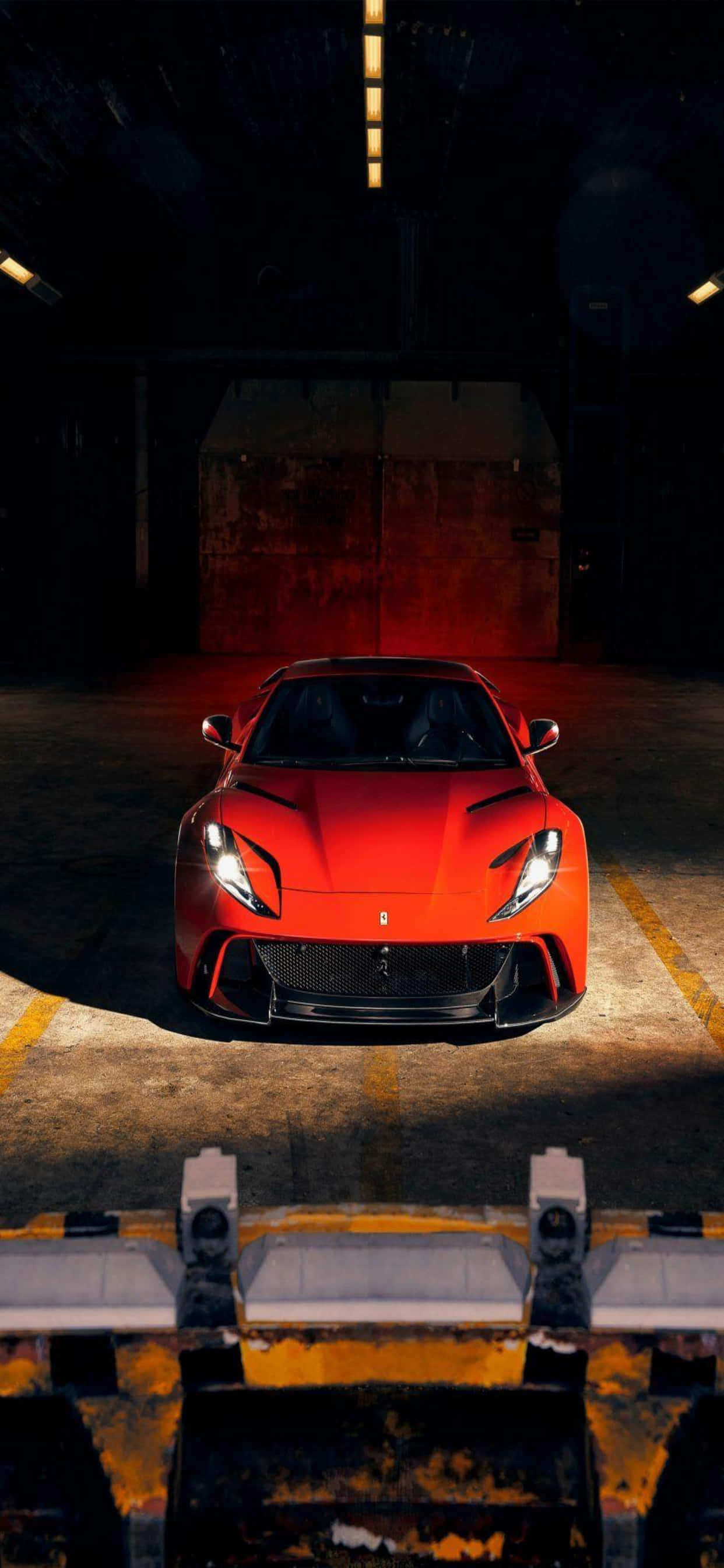 iPhone Xs Max Ferrari Bakgrunn Rød Ferrari 812 Superfast I Et Lagerhus Bakgrunner