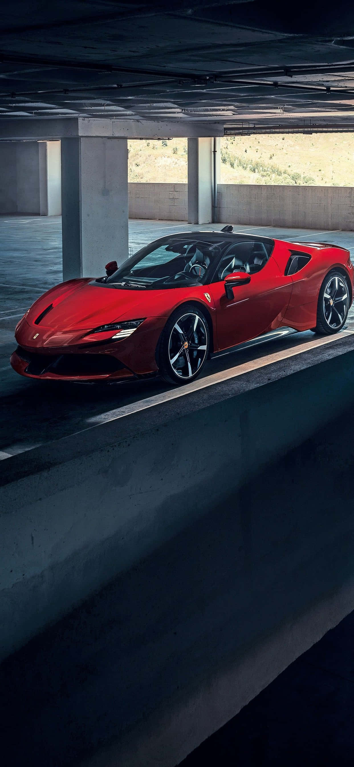 iPhone Xs Max Ferrari Bakgrunn Rød Ferrari SF90 Stradale På En Parkeringsplass Bakgrunner