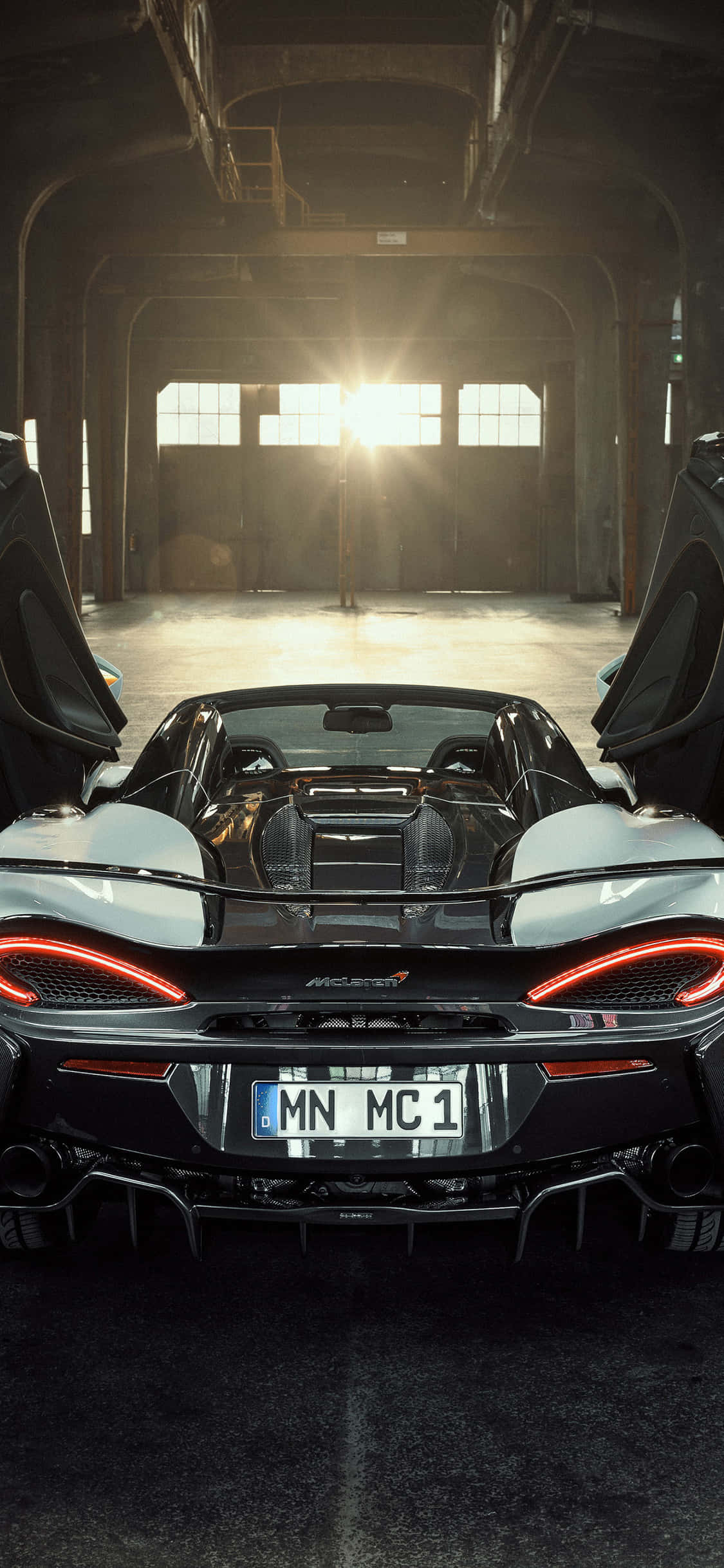 iPhone Xs ser helt riktig ut mot McLaren 720s Bakgrunner