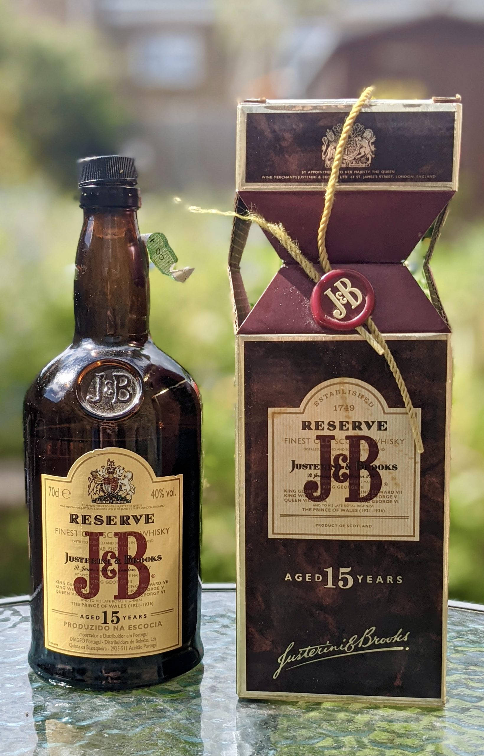 J&B Reserve Aldret 15 år Bakgrunner