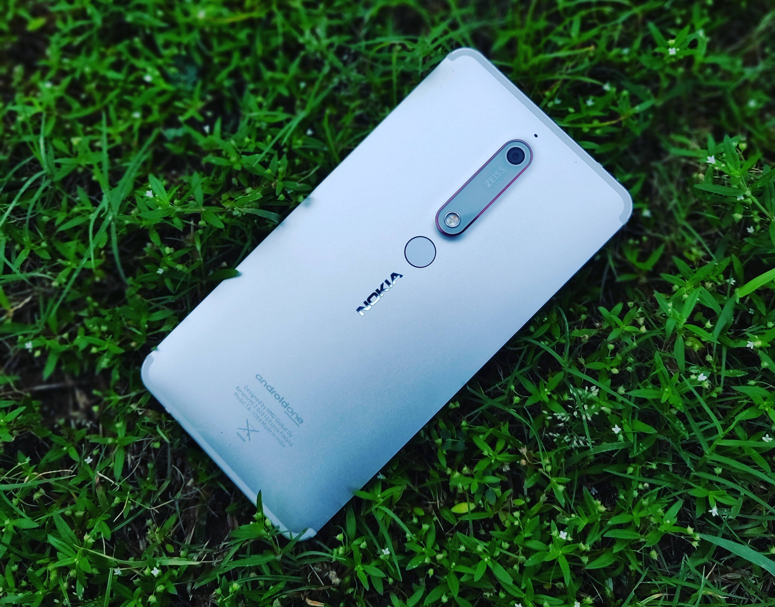 Jernblå Nokia 6.1 Bakside Bakgrunner