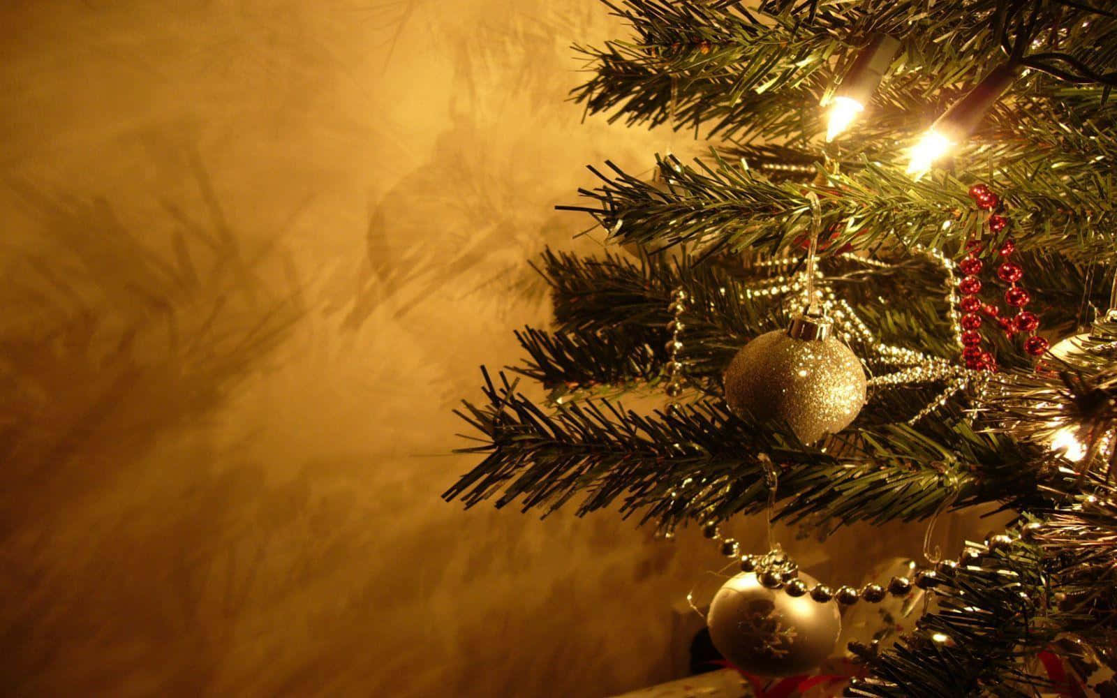 Kom i julestemning med denne festlige skrivebordsbakgrunnen Bakgrunner