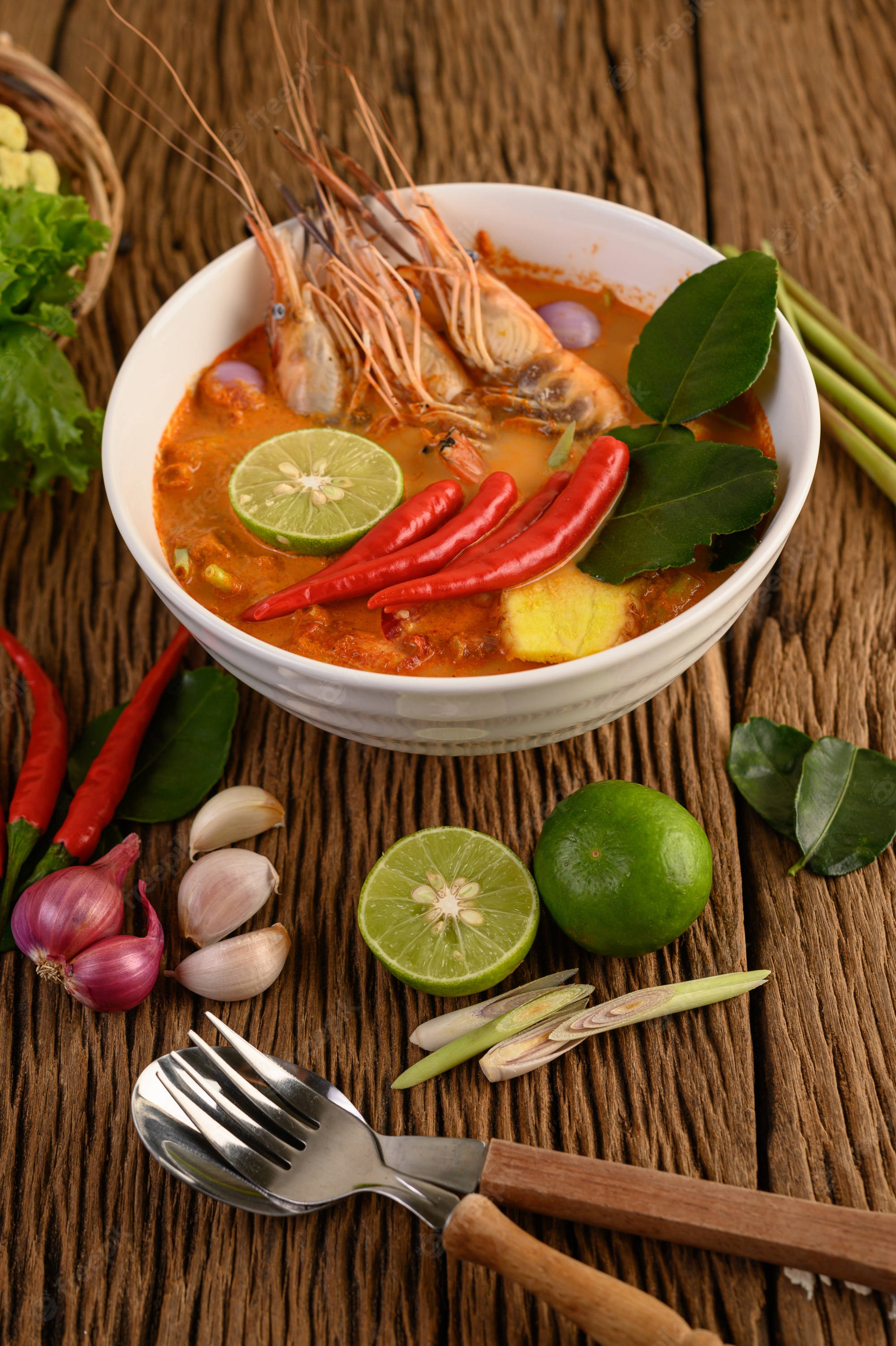 Krydret Tom Yum-suppe med reker Bakgrunner