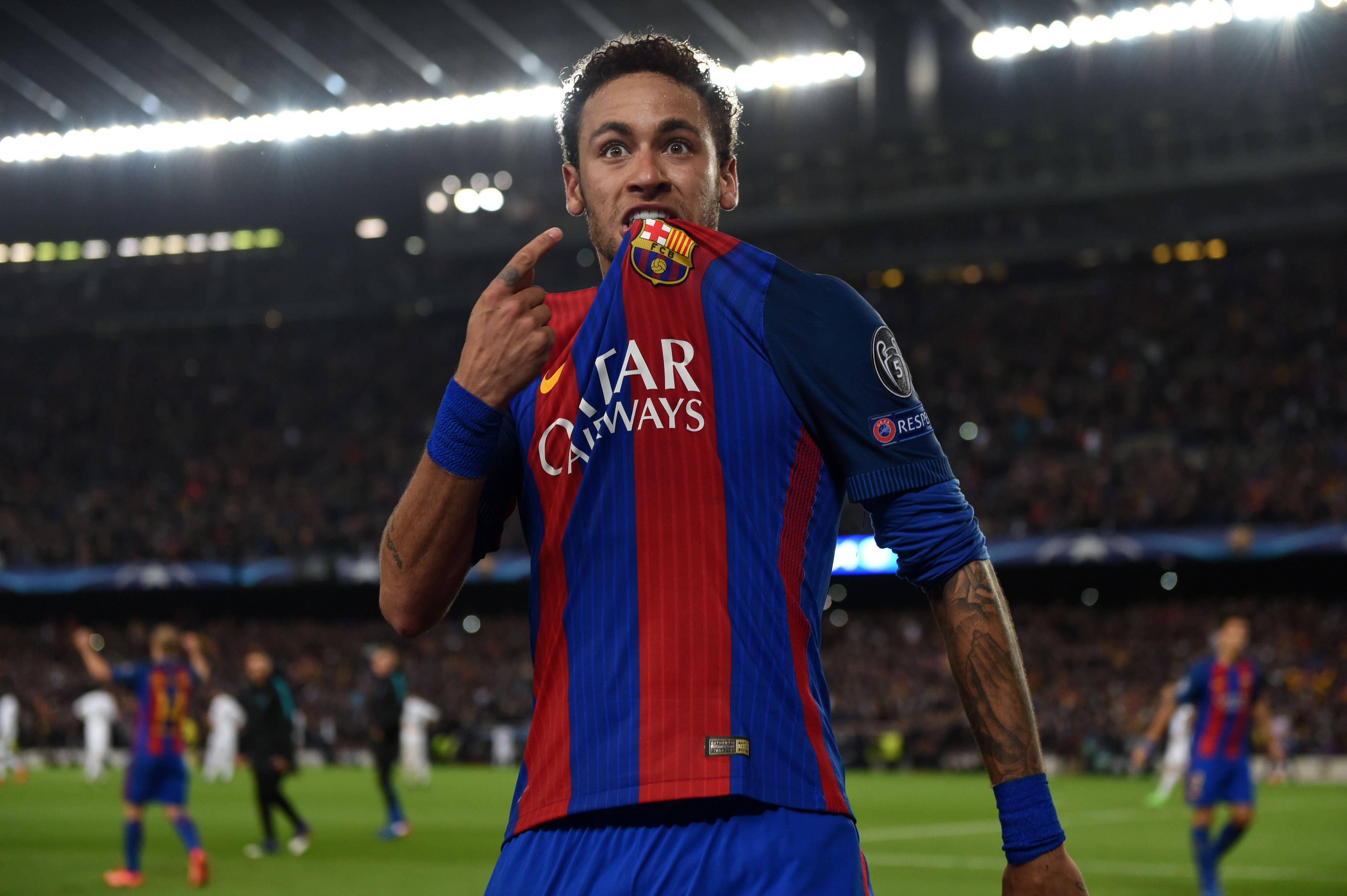 Kult bilde av Neymar Jr som flekser drakten Bakgrunner