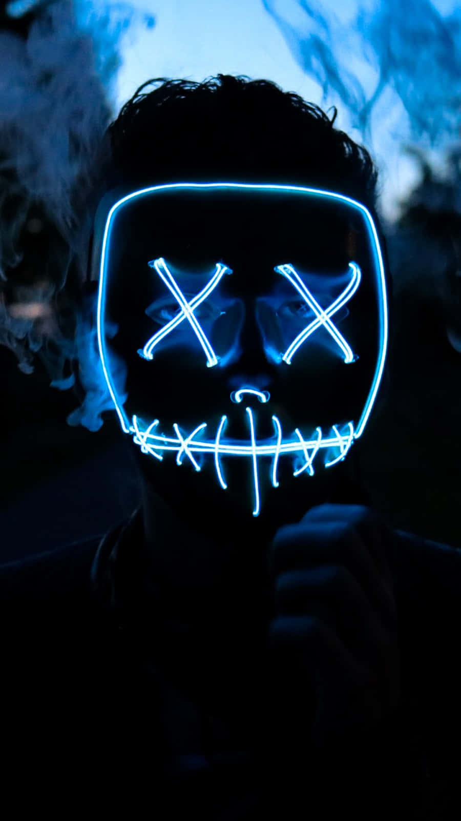 Kult telefonbakgrunn med glødende blå neonmaske Bakgrunner