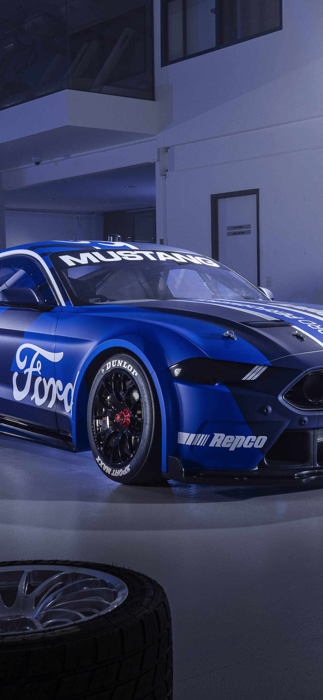 La din kule Mustang stjele showet Bakgrunner