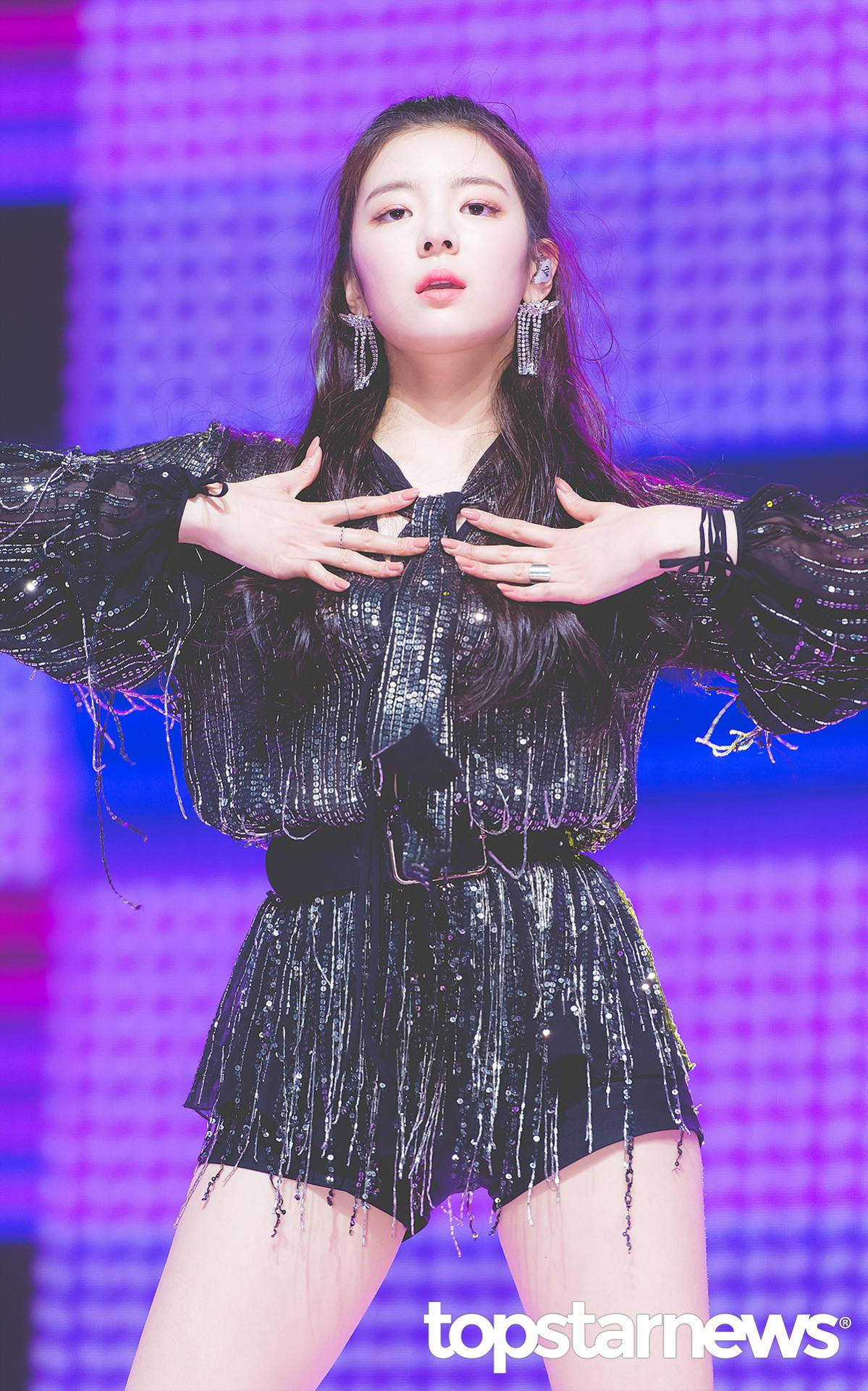 Lia Stage Perfomance Bakgrunner