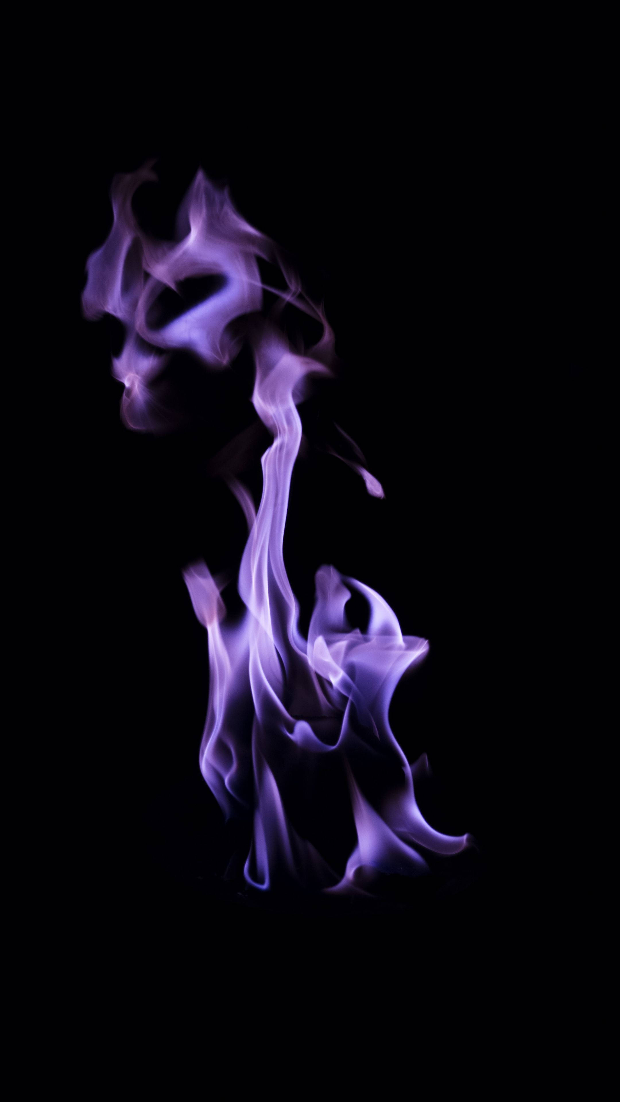 Lilla flamme 4K Ultra HD mørk telefon Bakgrunner