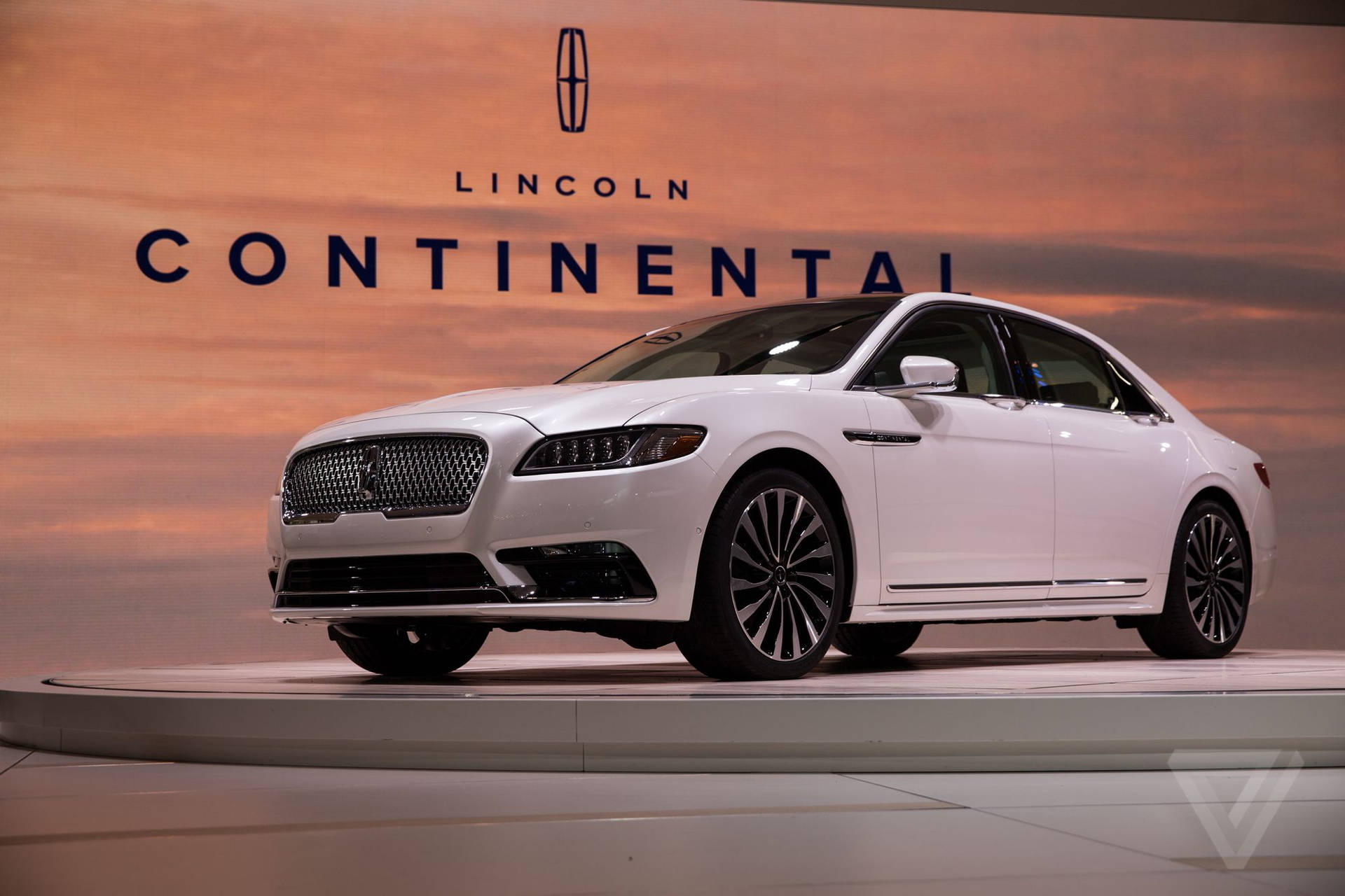 2017 Lincoln Continental på Detroit Auto Show — Kule biler GIF Bakgrunner