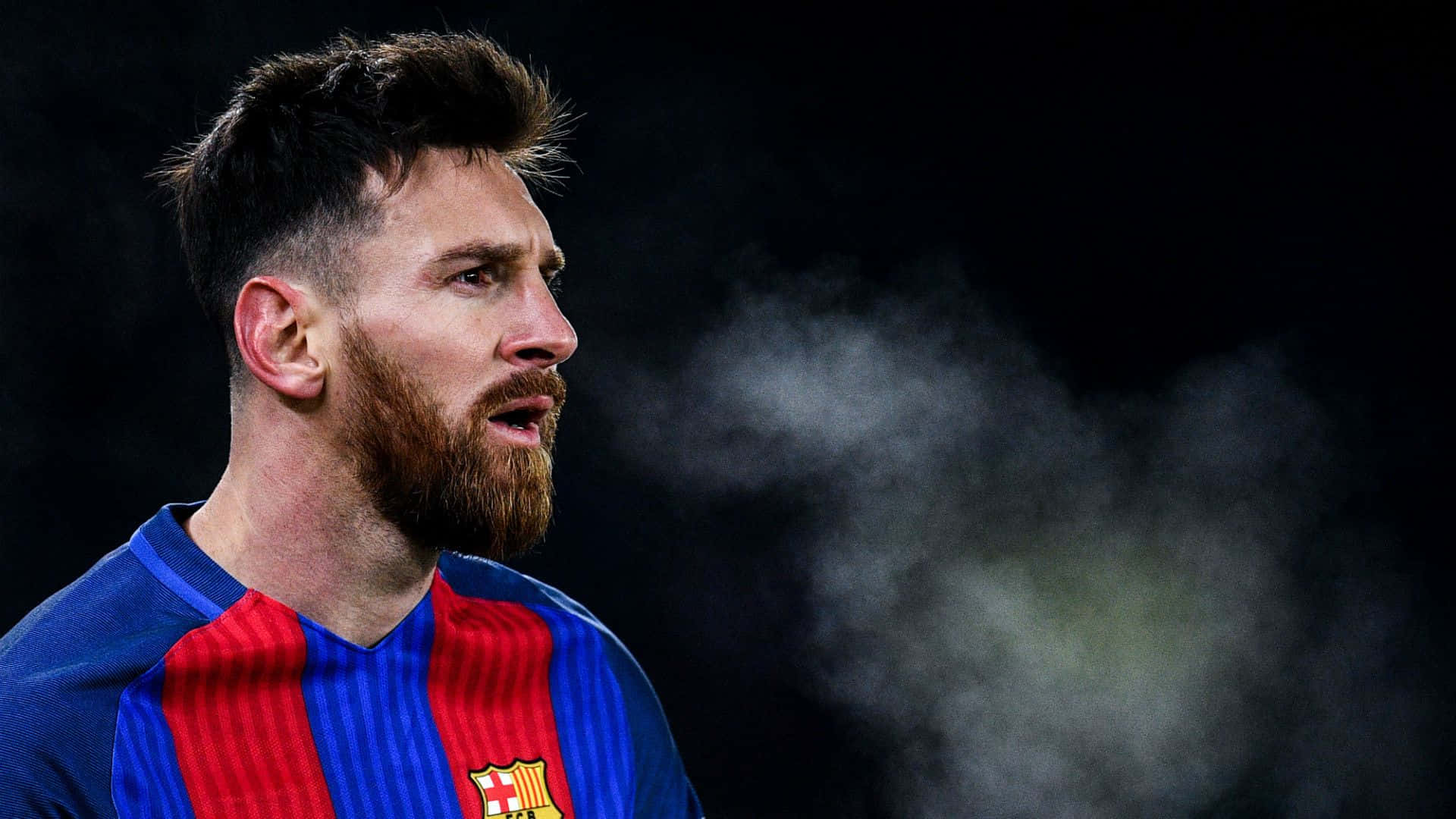 Lionel Messi står foran røyk Bakgrunner