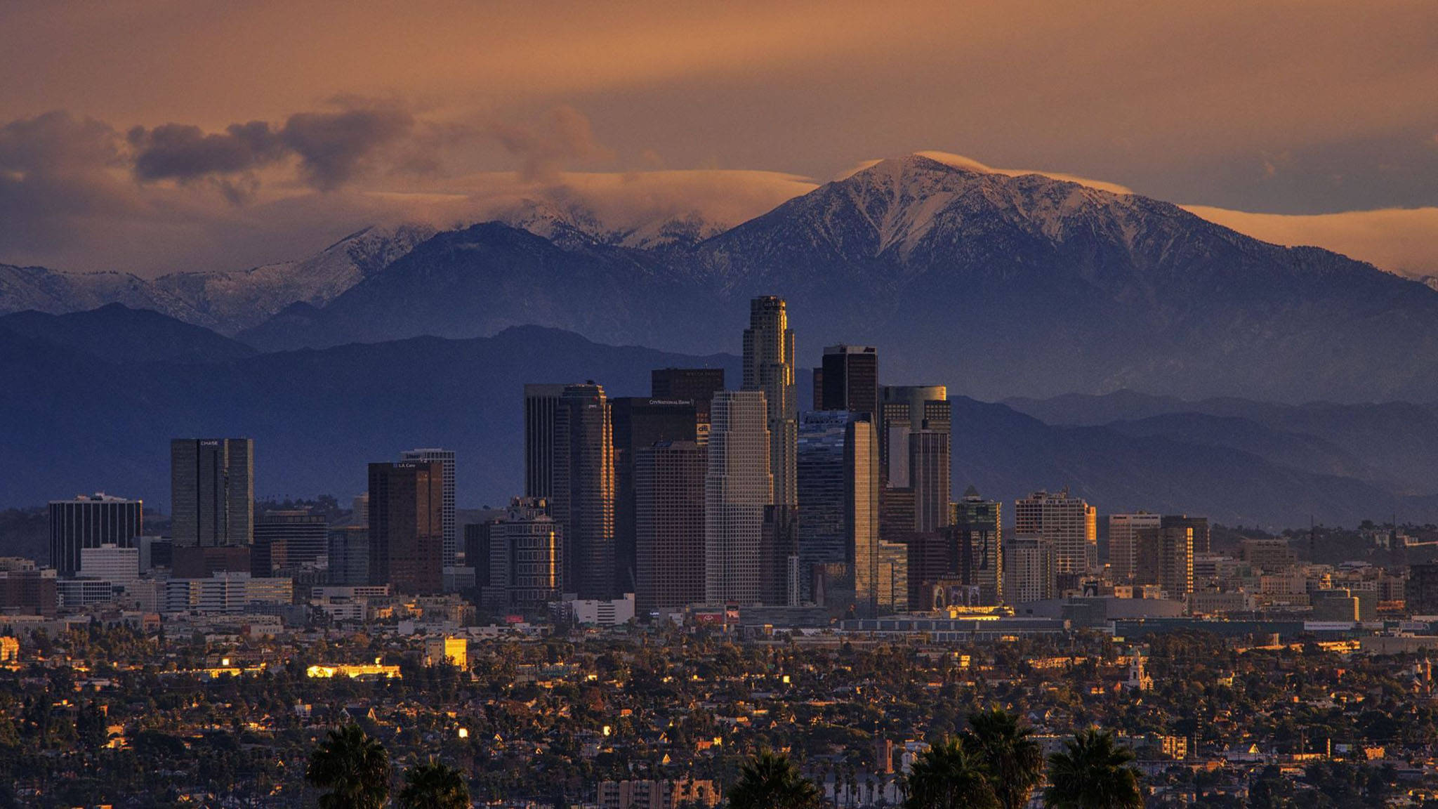 Los Angeles solnedgang ved fjellene Bakgrunner