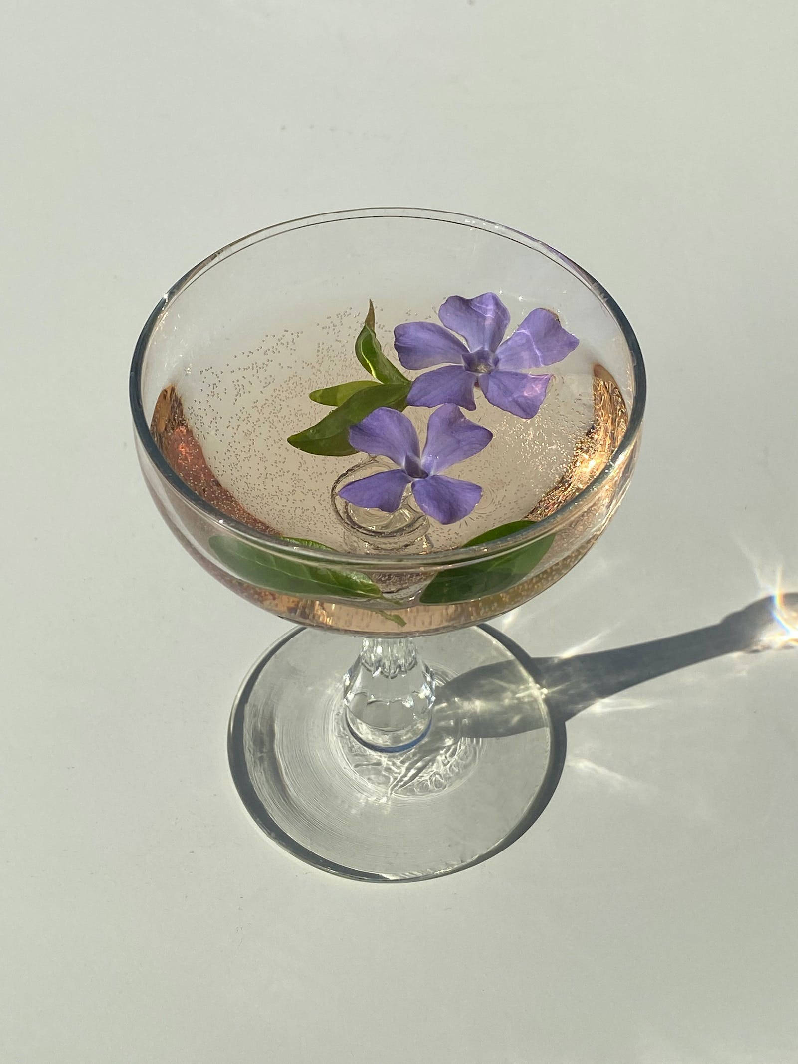 Lys lilla estetisk cocktail Bakgrunner