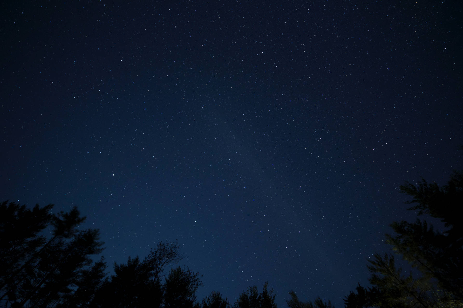 5472x3648 Engasjerende nattemelbilde — Nattehimmel GIF Bakgrunner