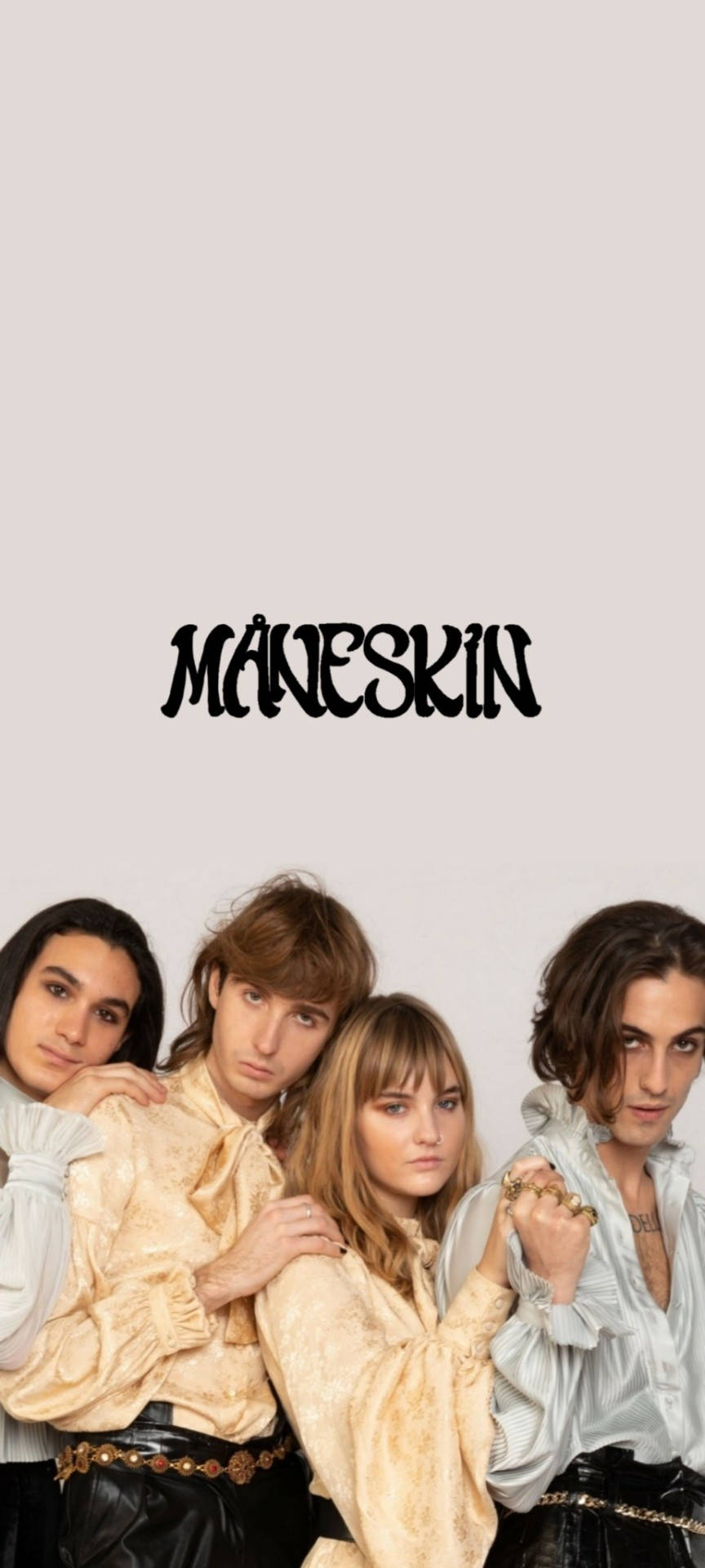 Maneskin Matchende Antrekk Par Bakgrunner
