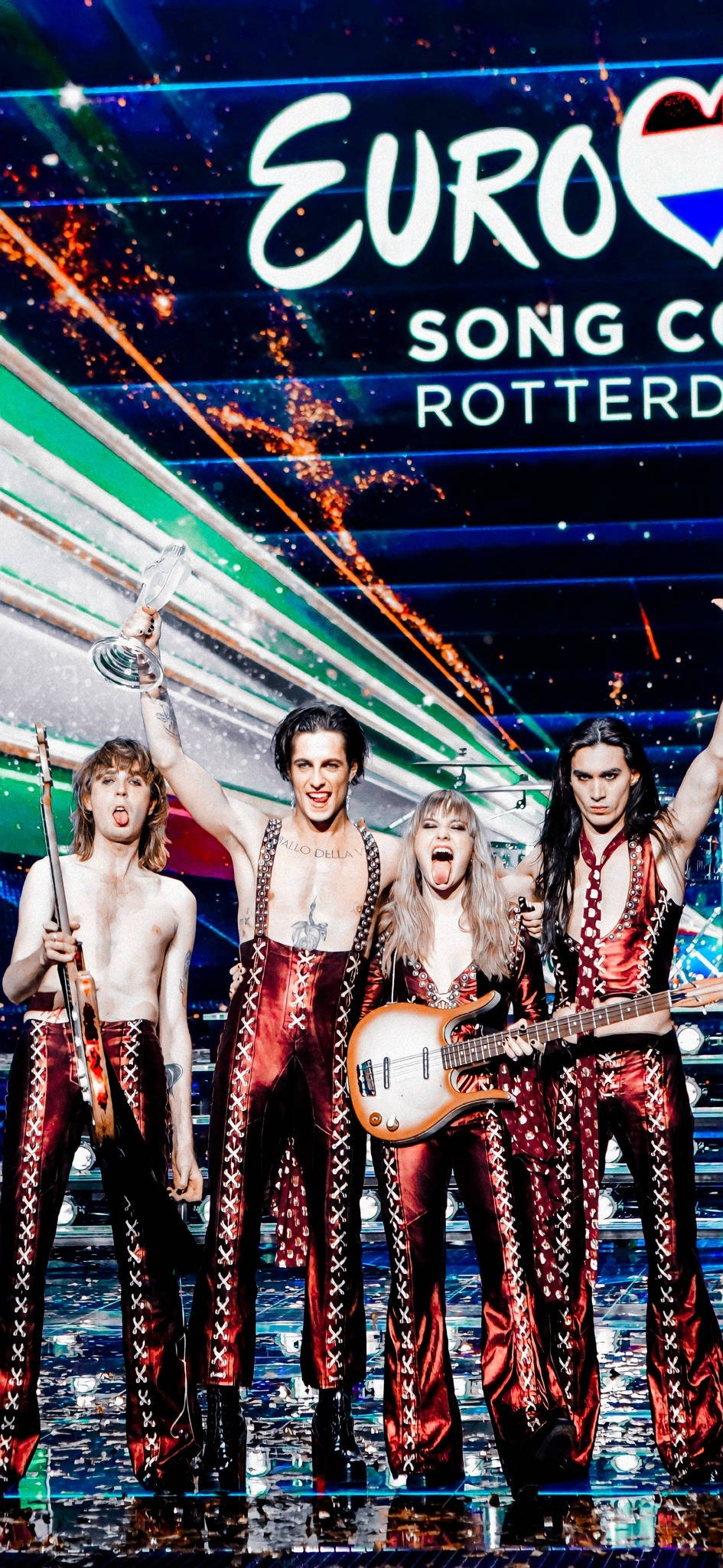 Maneskin Stående På Scenen Bakgrunner