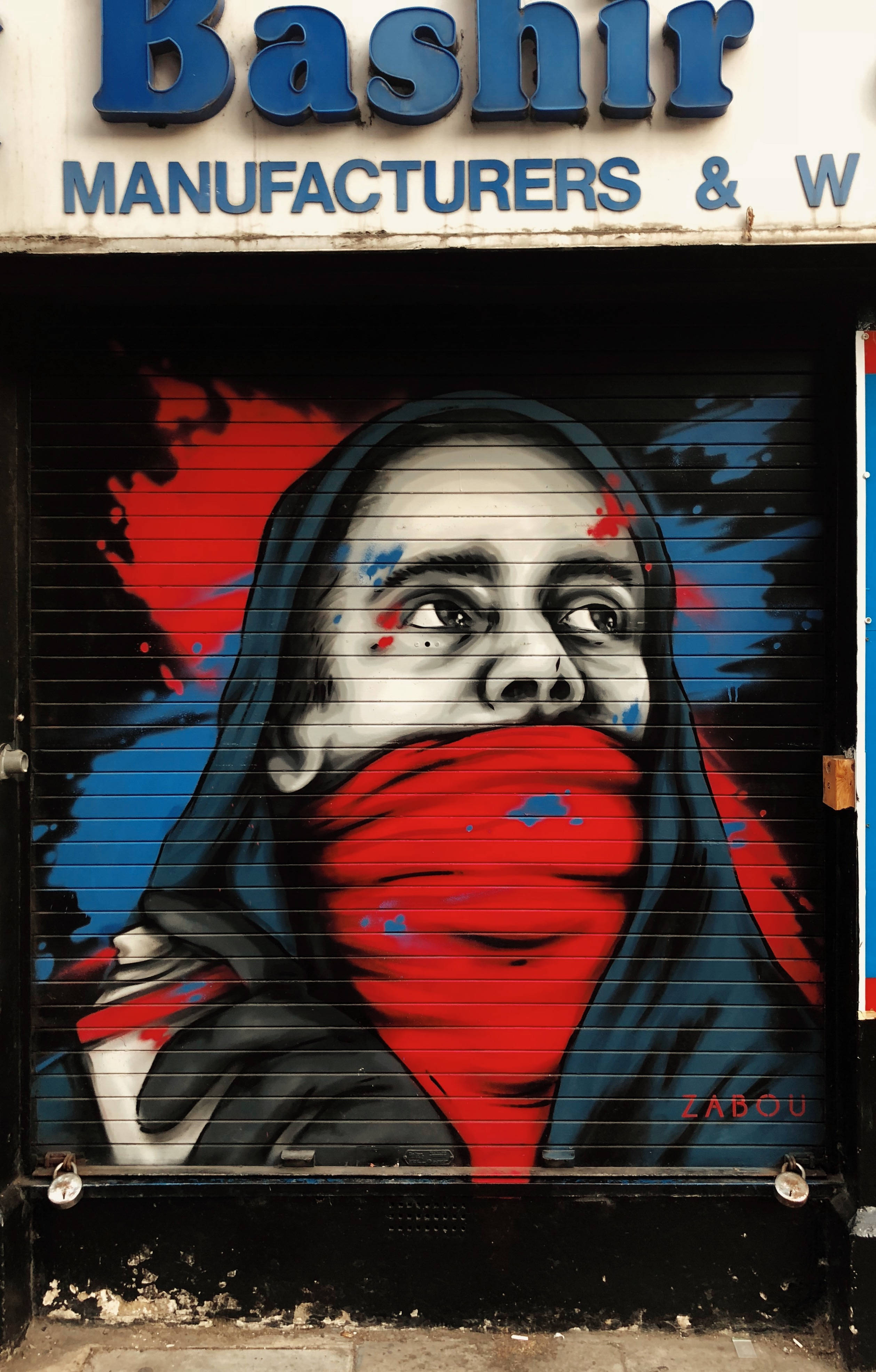 Mann hettegenser maske gatekunst Bakgrunner