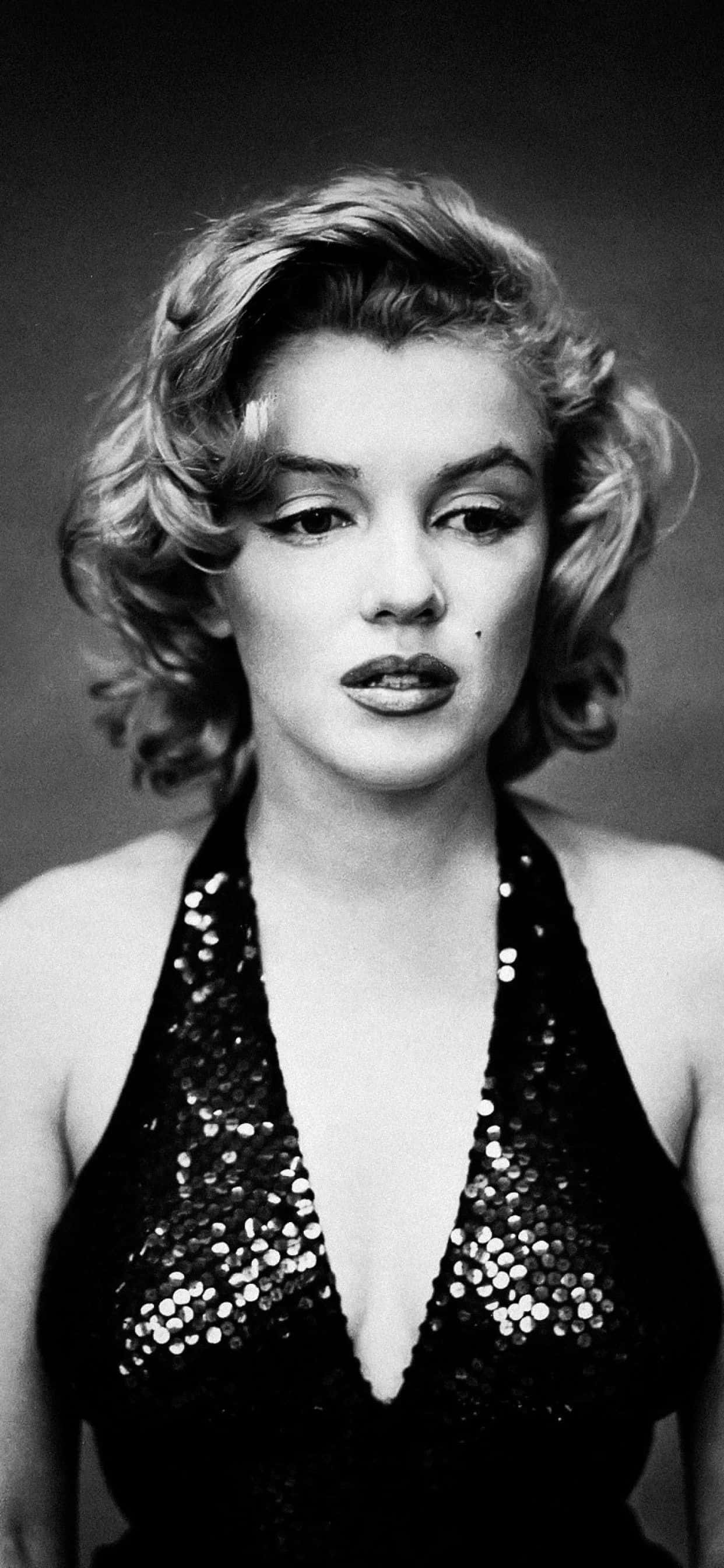 Marilyn Monroe Poserer I Sitt Ikoniske Utseende På iPhone. Bakgrunner