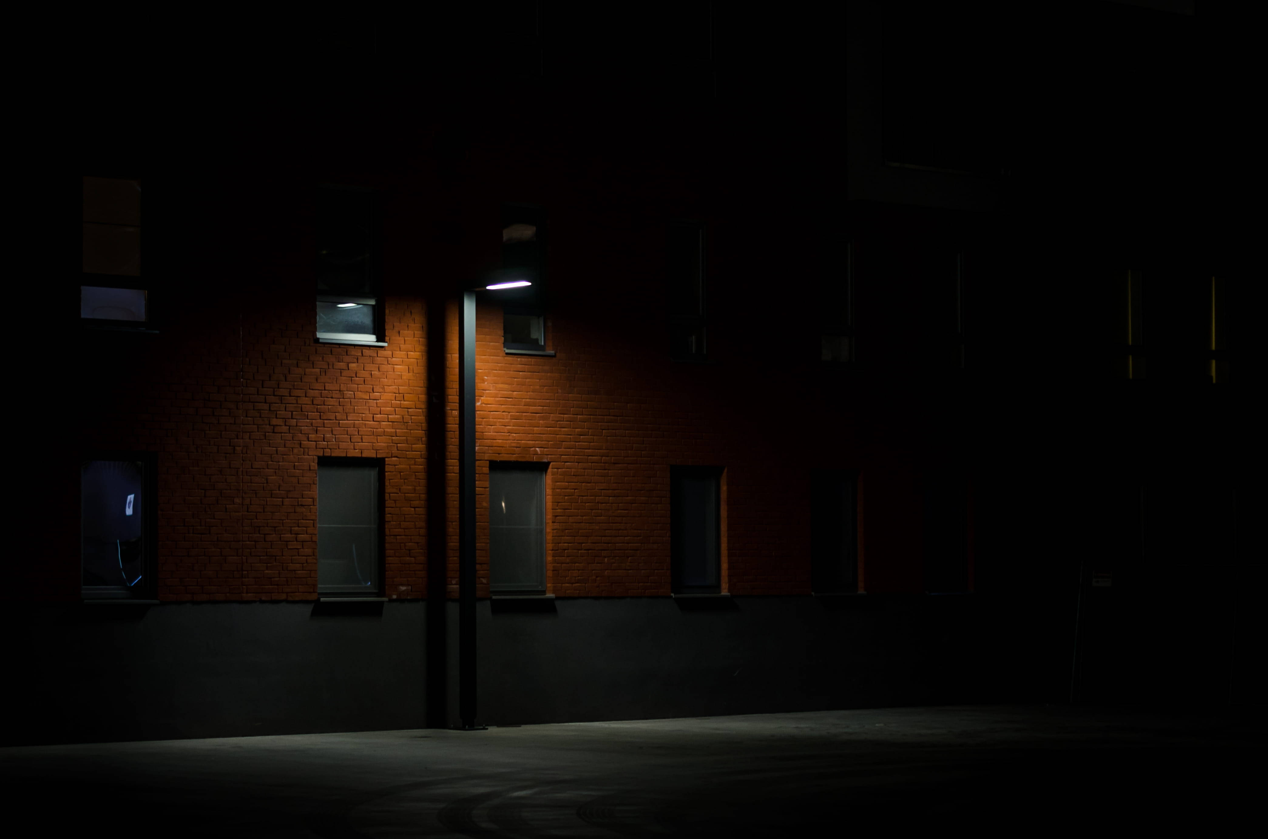 Moderne gatelykt mørk 4K Bakgrunner