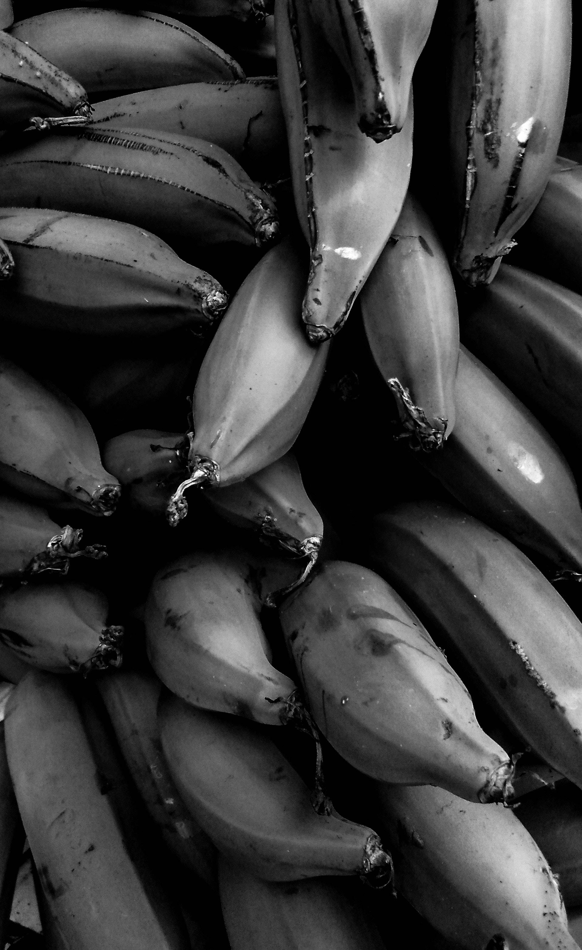 Monokromatisk Bananhaug Bakgrunner