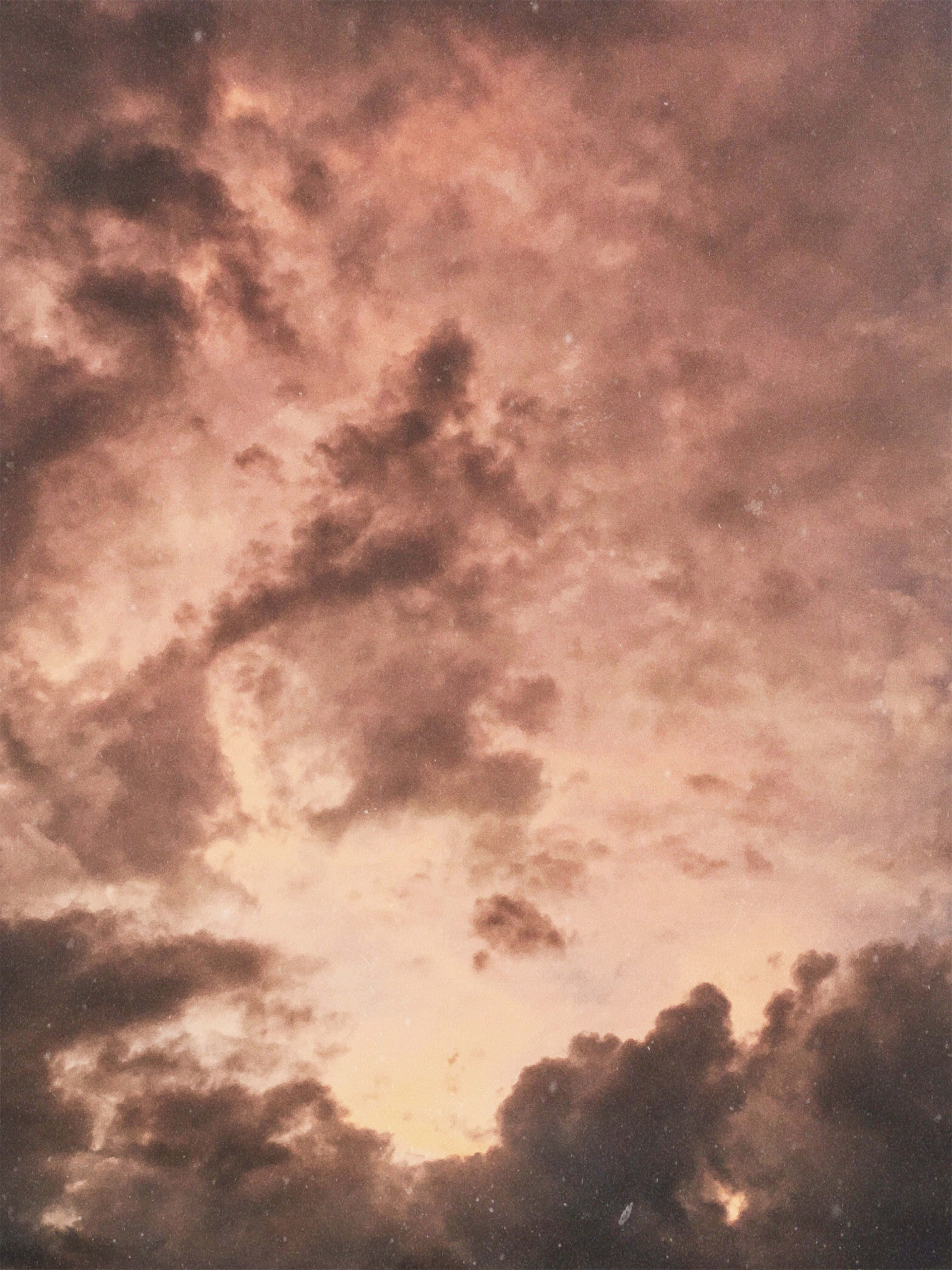 Myke pastellskyer i en rolig himmel Bakgrunner