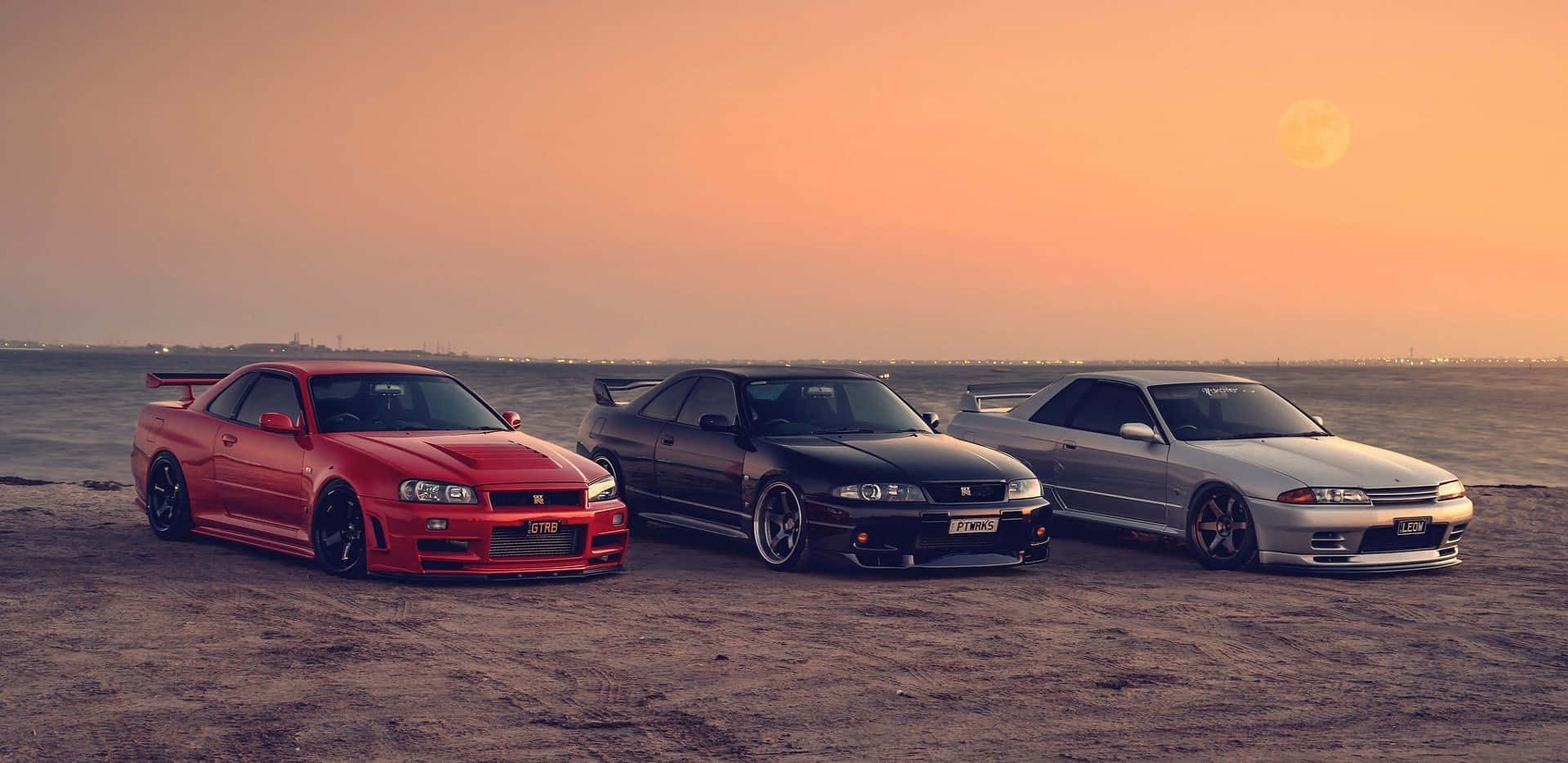 Nissan Skyline R33 GT-R Venter på sin tur til å skinne Bakgrunner