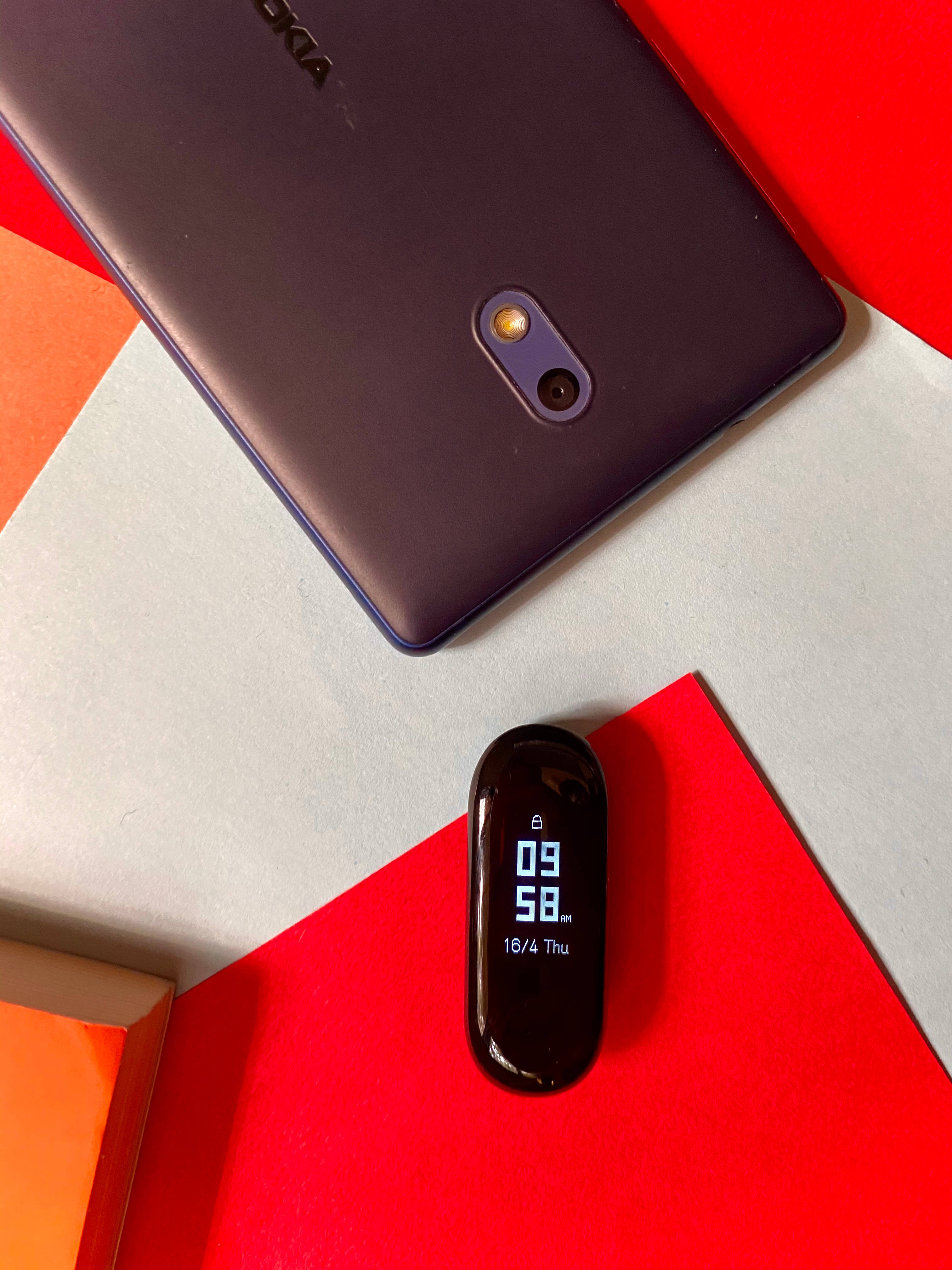 Nokia 3 og Xiaomi-bånd Bakgrunner