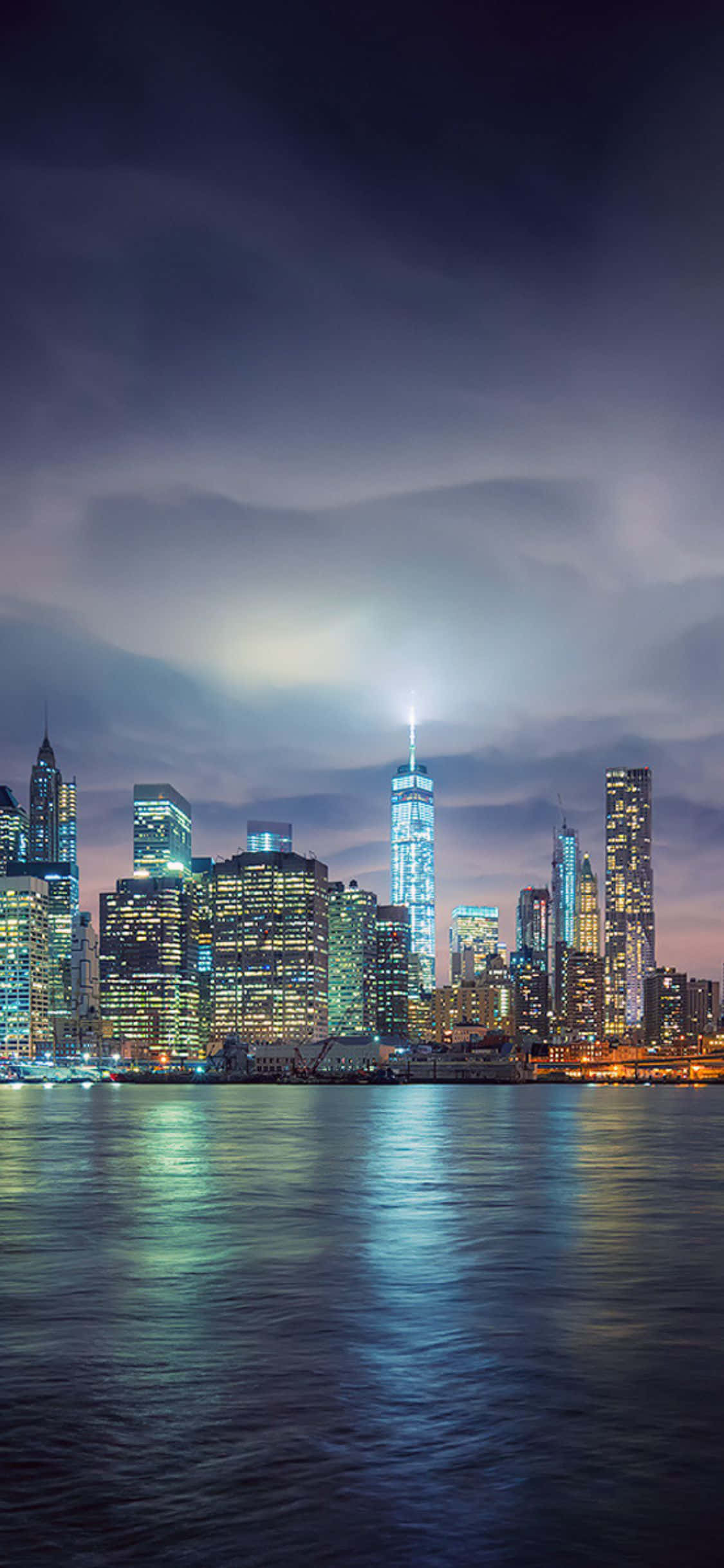 Nyt skjønnheten av New York City mens du tar igjen e-poster med din nye iPhone X Bakgrunner