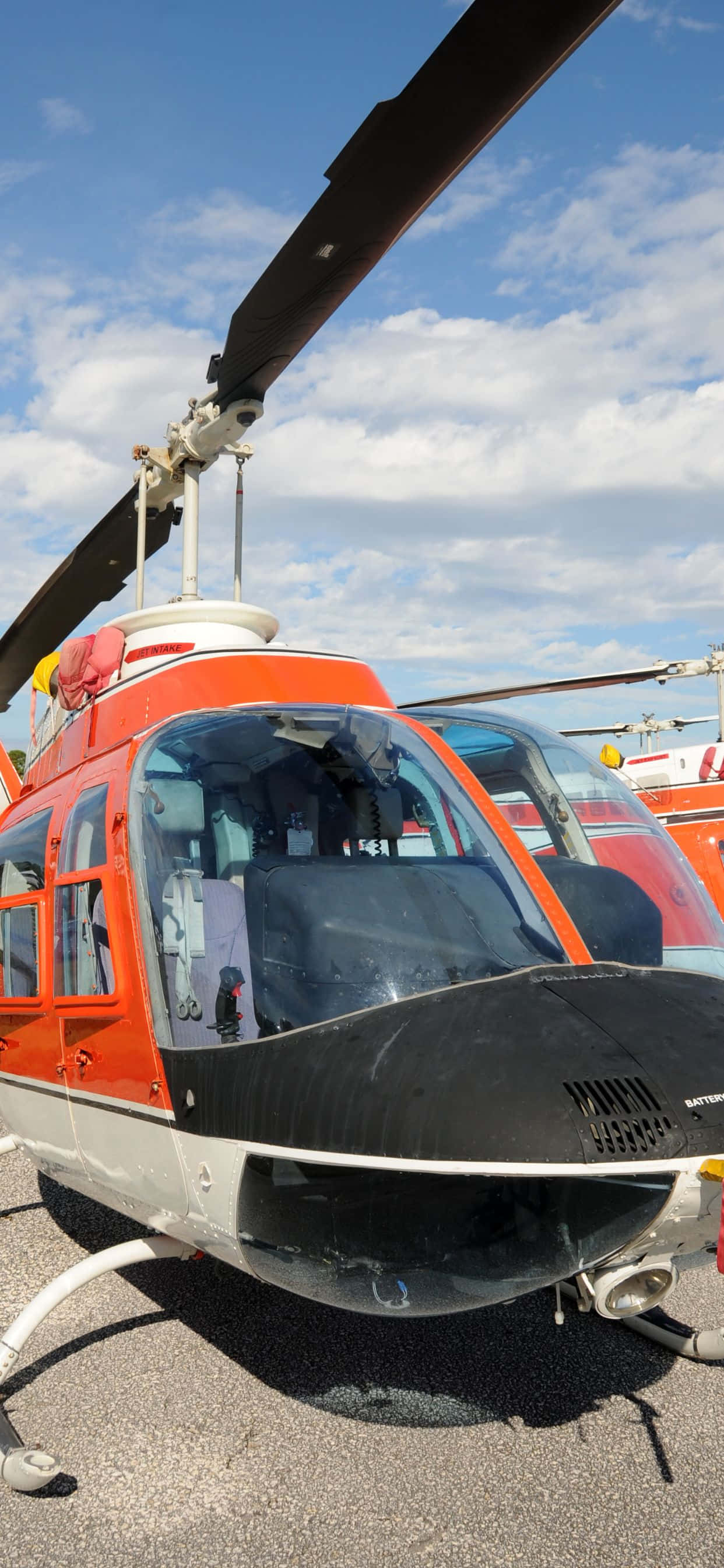 Nyt spektakulær utsikt fra luften i et iPhone Xs Max-helikopter Bakgrunner