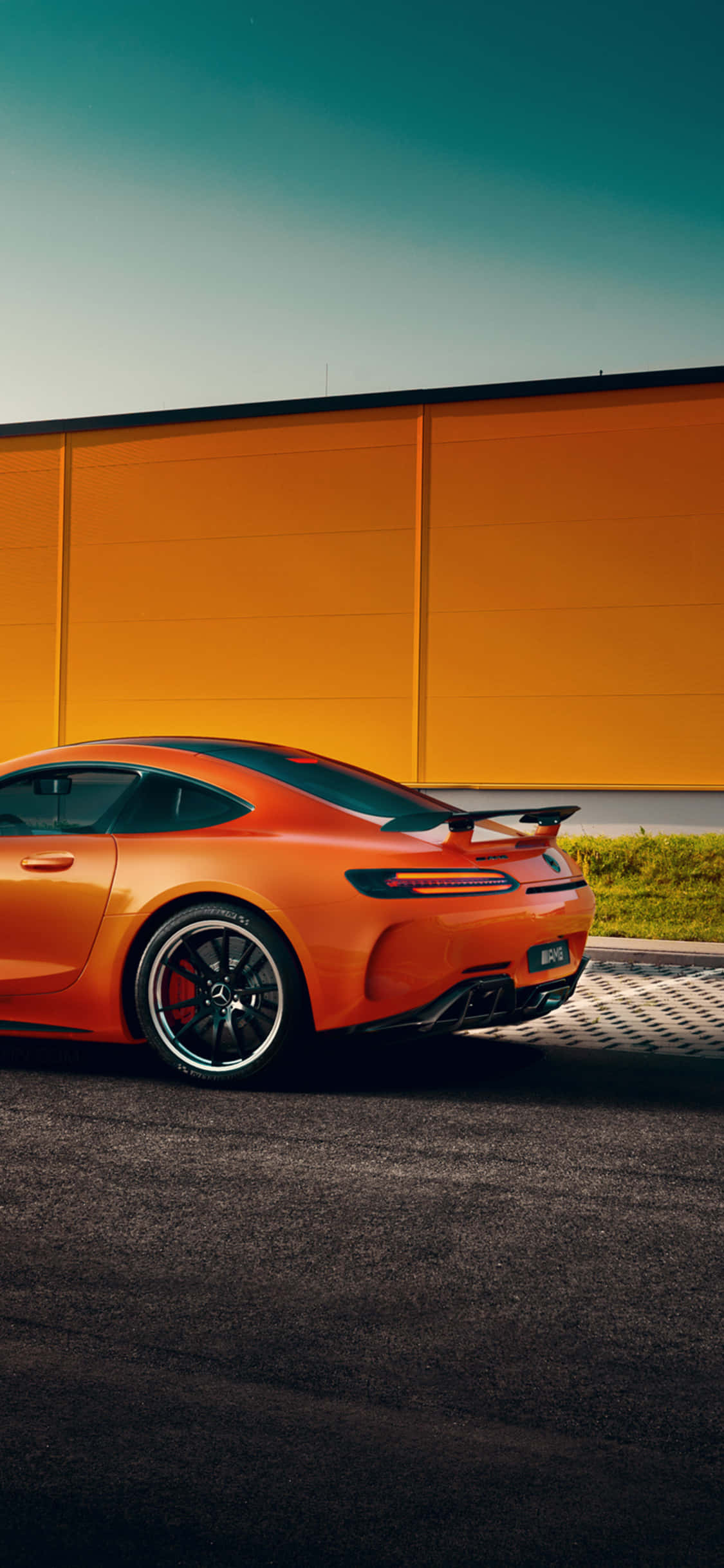 Oransje iPhone Xs Mercedes Amg Bakgrunn Bakgrunner