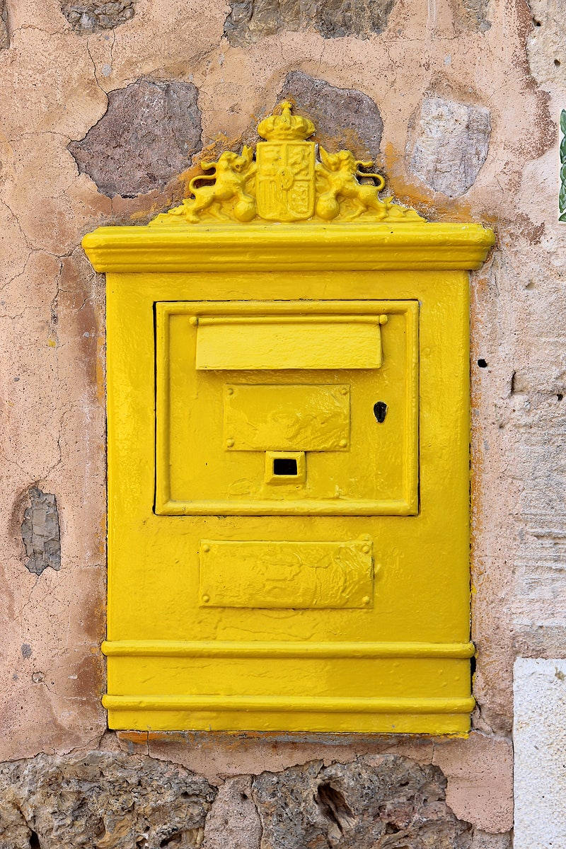 Ornamental gul postkasse Bakgrunner