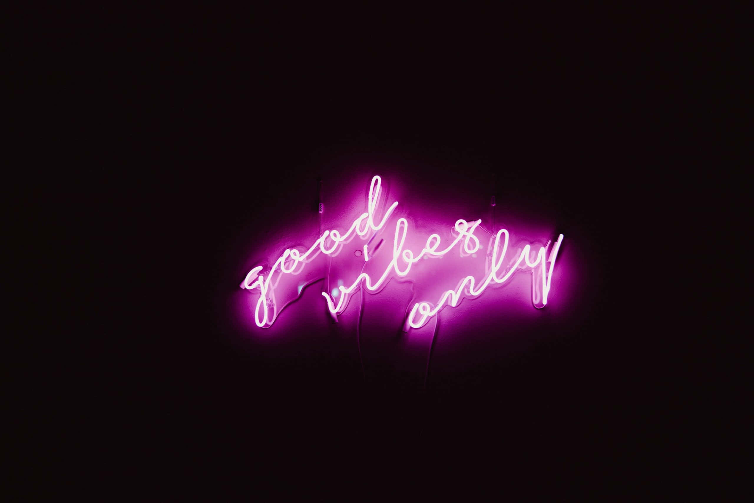 Pink Neon Skilt Good Vibe Bakgrunner