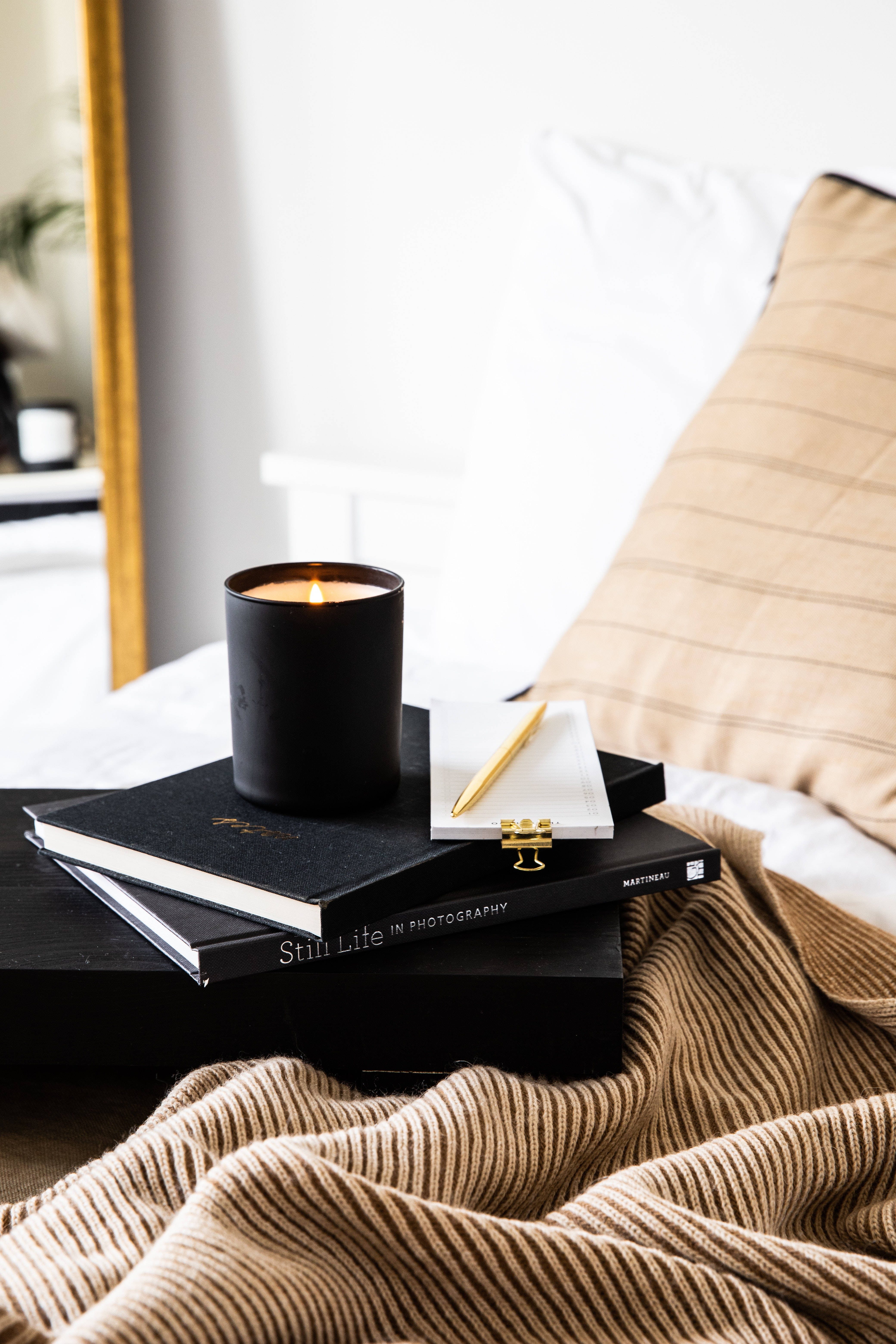 Preppy Aesthetic Svarte Bøker Bakgrunner