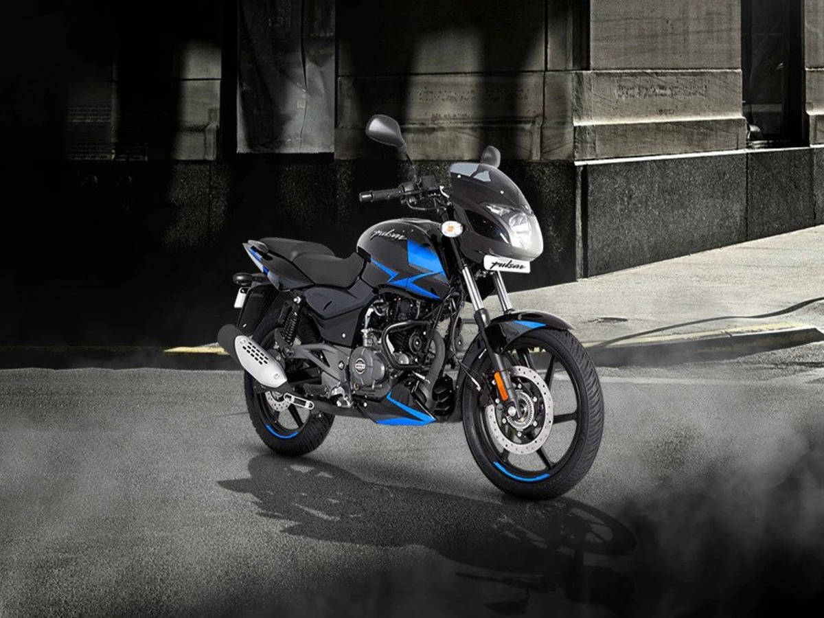 Pulsar 150 på asfalt Bakgrunner