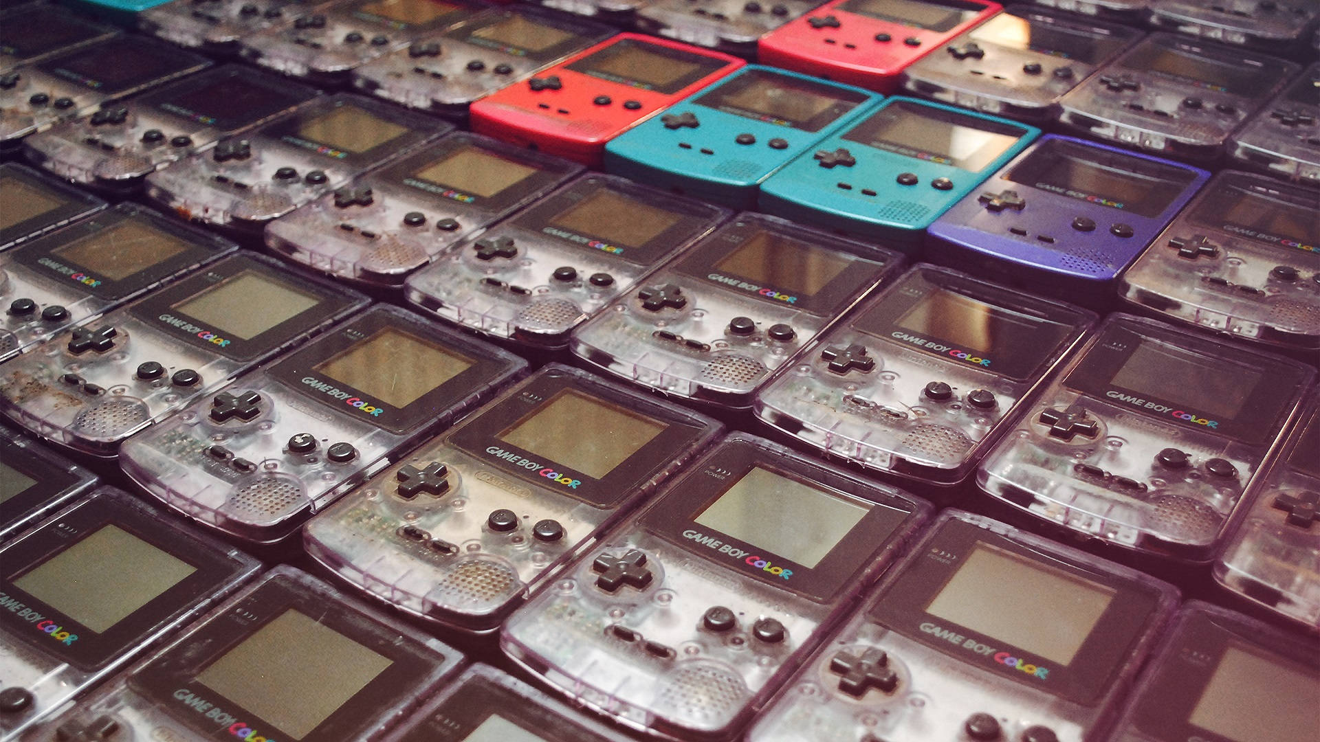 Rader med Game Boy Color-modeller Bakgrunner