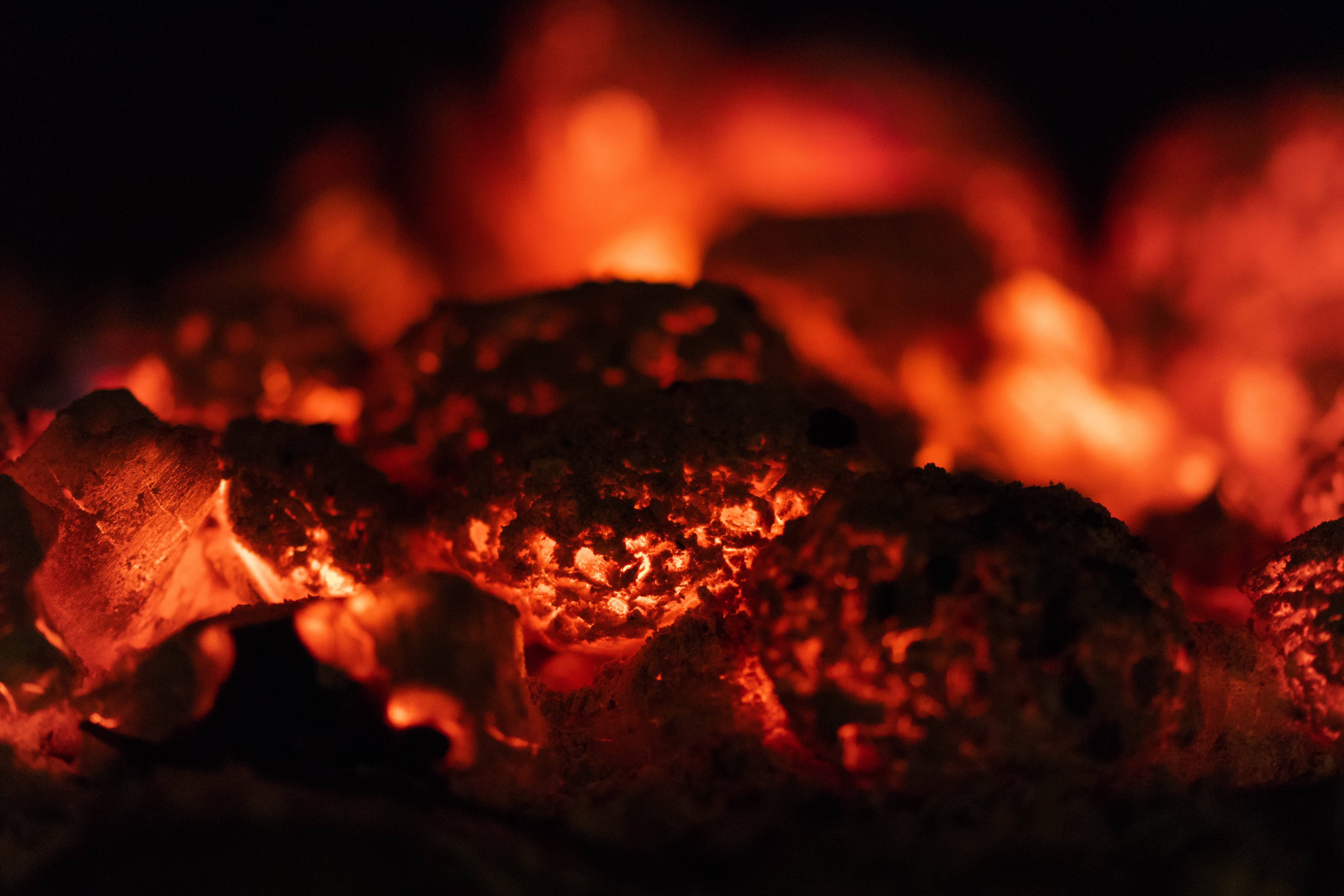 Rødglødende flammer og kull Bakgrunner