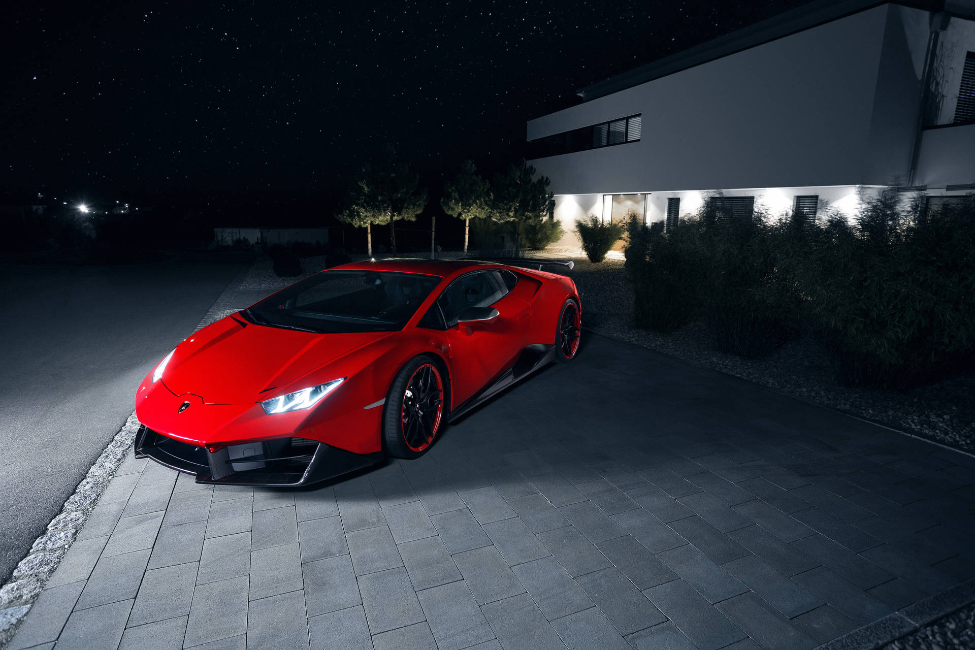 Rød Lamborghini Huracan om natten Bakgrunner
