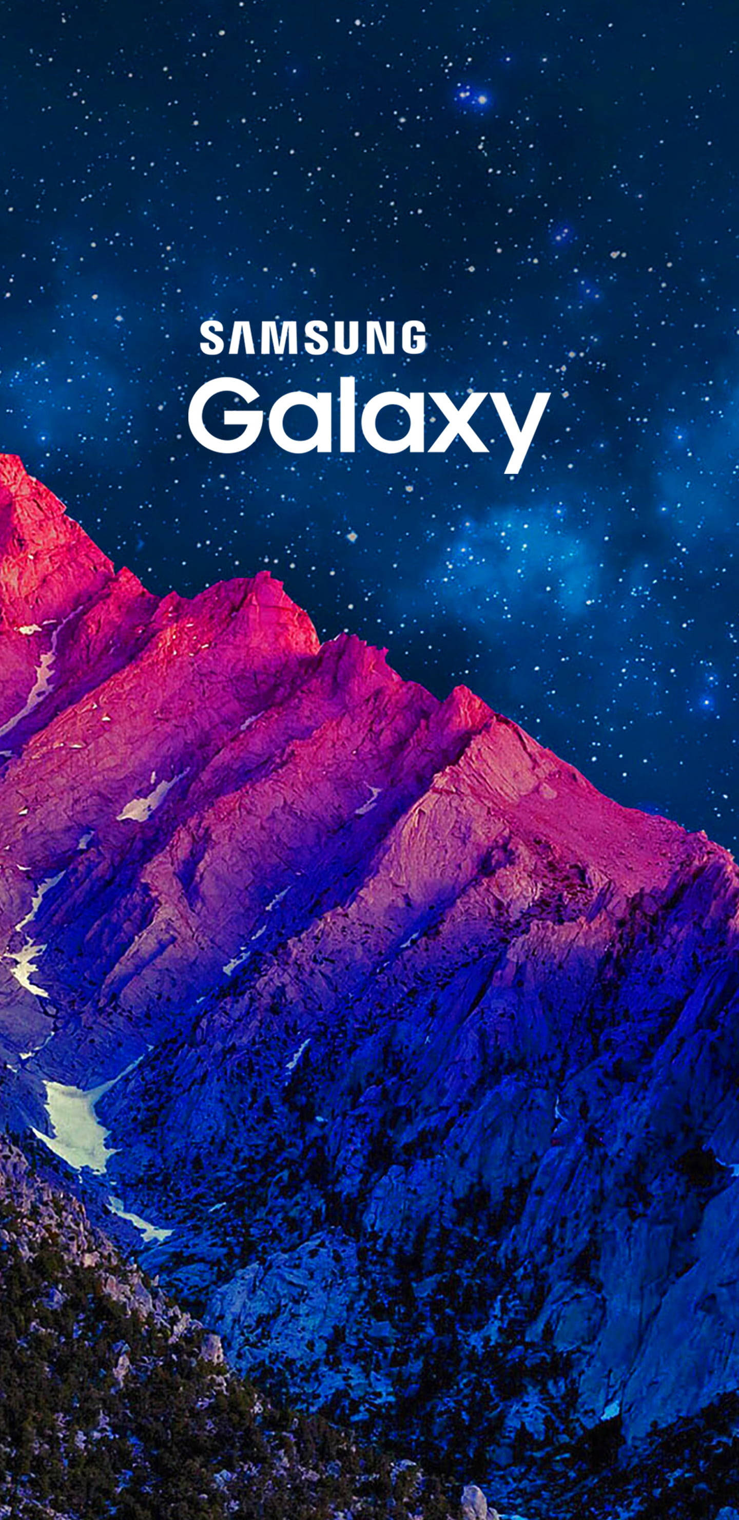 Samsung Galaxy J6 lyser opp skumringens fjelltopper Bakgrunner