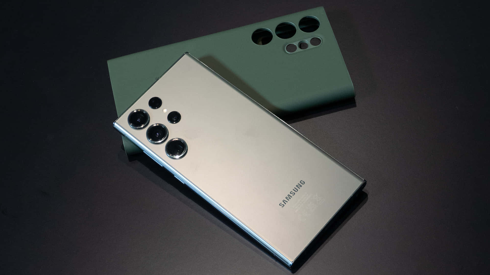 Samsung S23 Ultra-smarttelefoner utstilt Bakgrunner