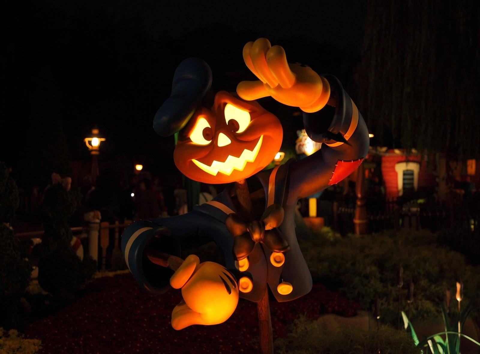 Seil gjennom natten i et gresskar-båt denne halloween! Bakgrunner