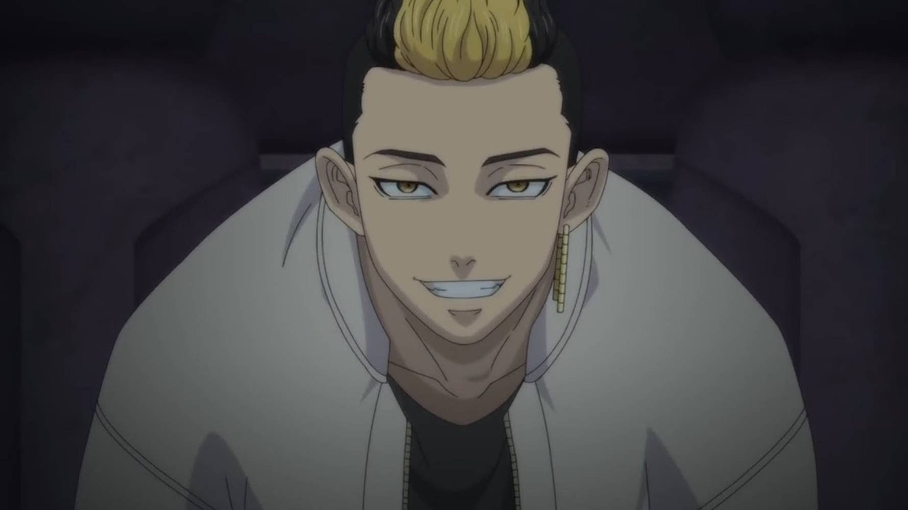Shuji Hanma i hvit jakke Bakgrunner