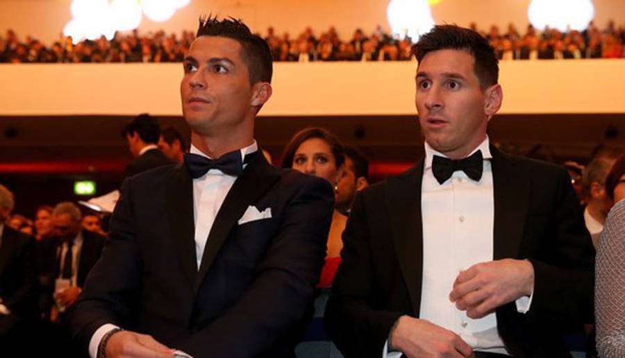 Sittende Messi og Ronaldo 4K Bakgrunner