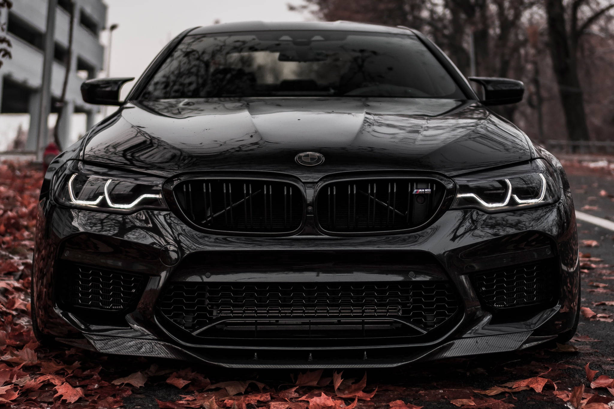 Skinnende svart BMW M5 laptop Bakgrunner