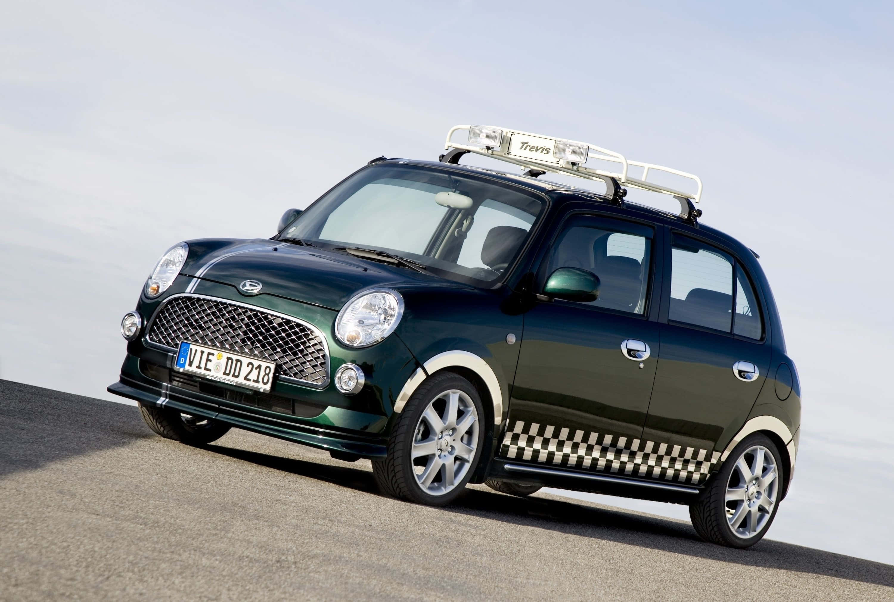 Slank og sporty Daihatsu i urbane omgivelser Bakgrunner