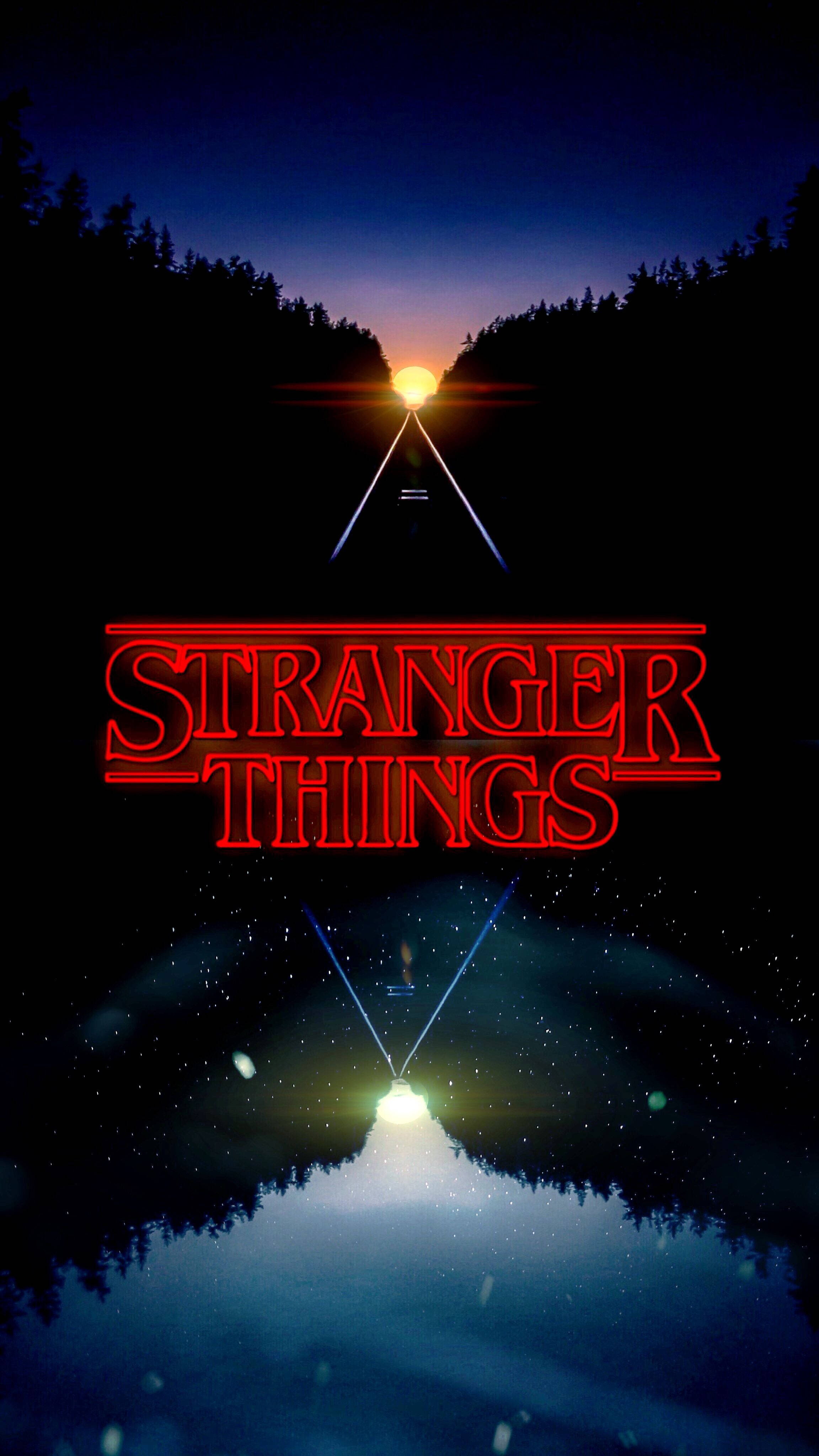 Søt Stranger Things Mørk Skog Silhuett Bakgrunner