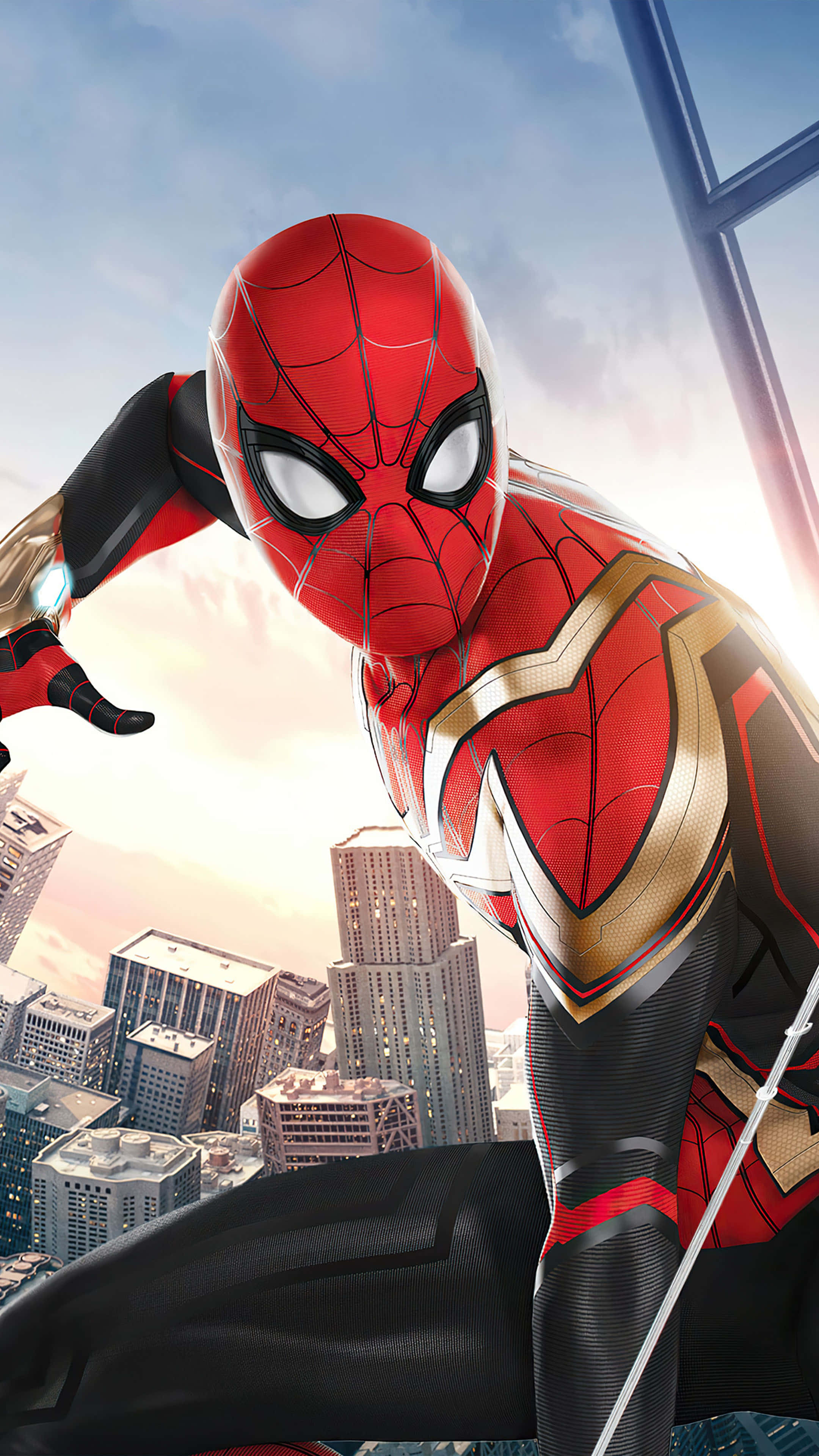 Spiderman svinger seg heroisk gjennom byens silhuett Bakgrunner