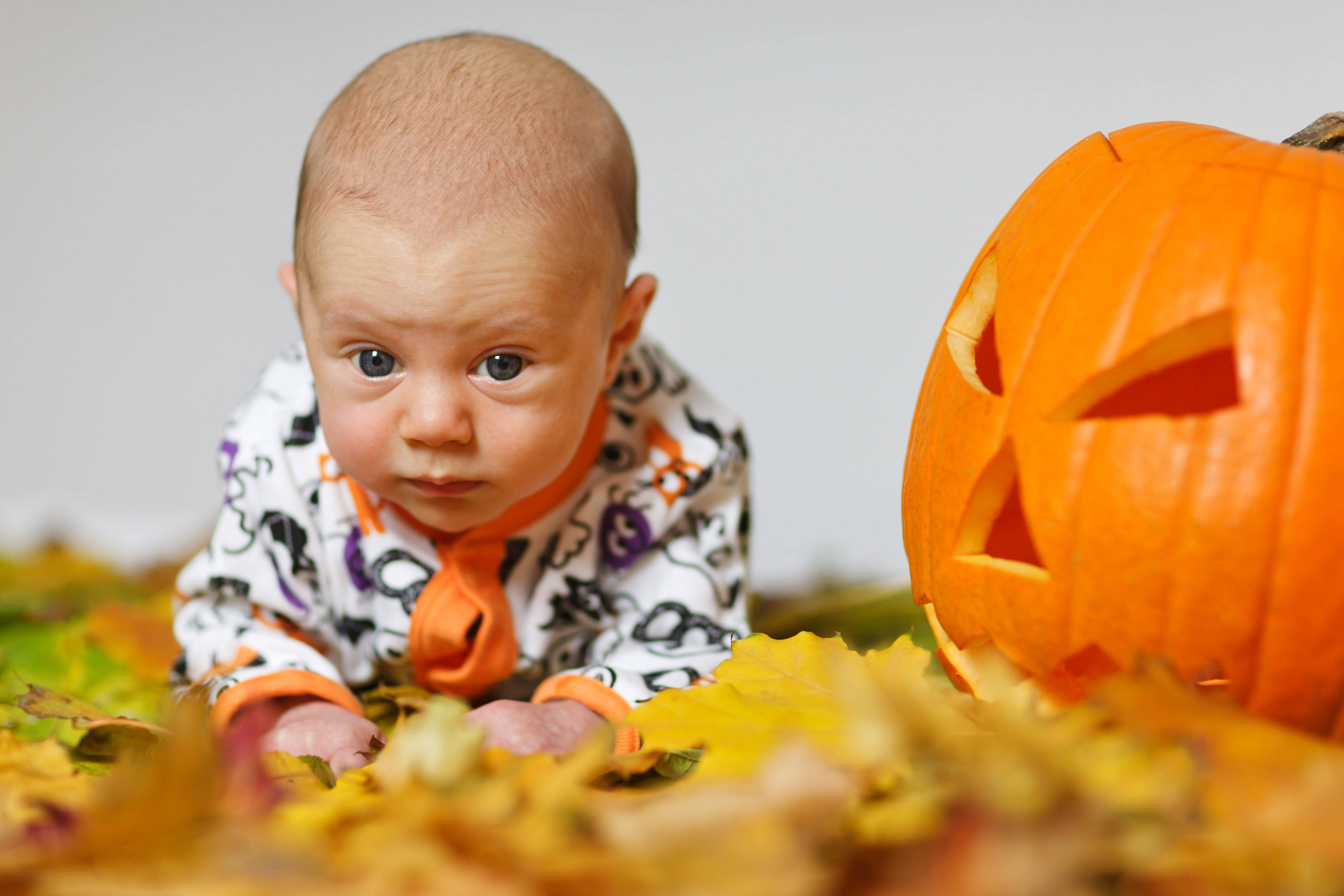 Søt Halloween-baby Bakgrunner