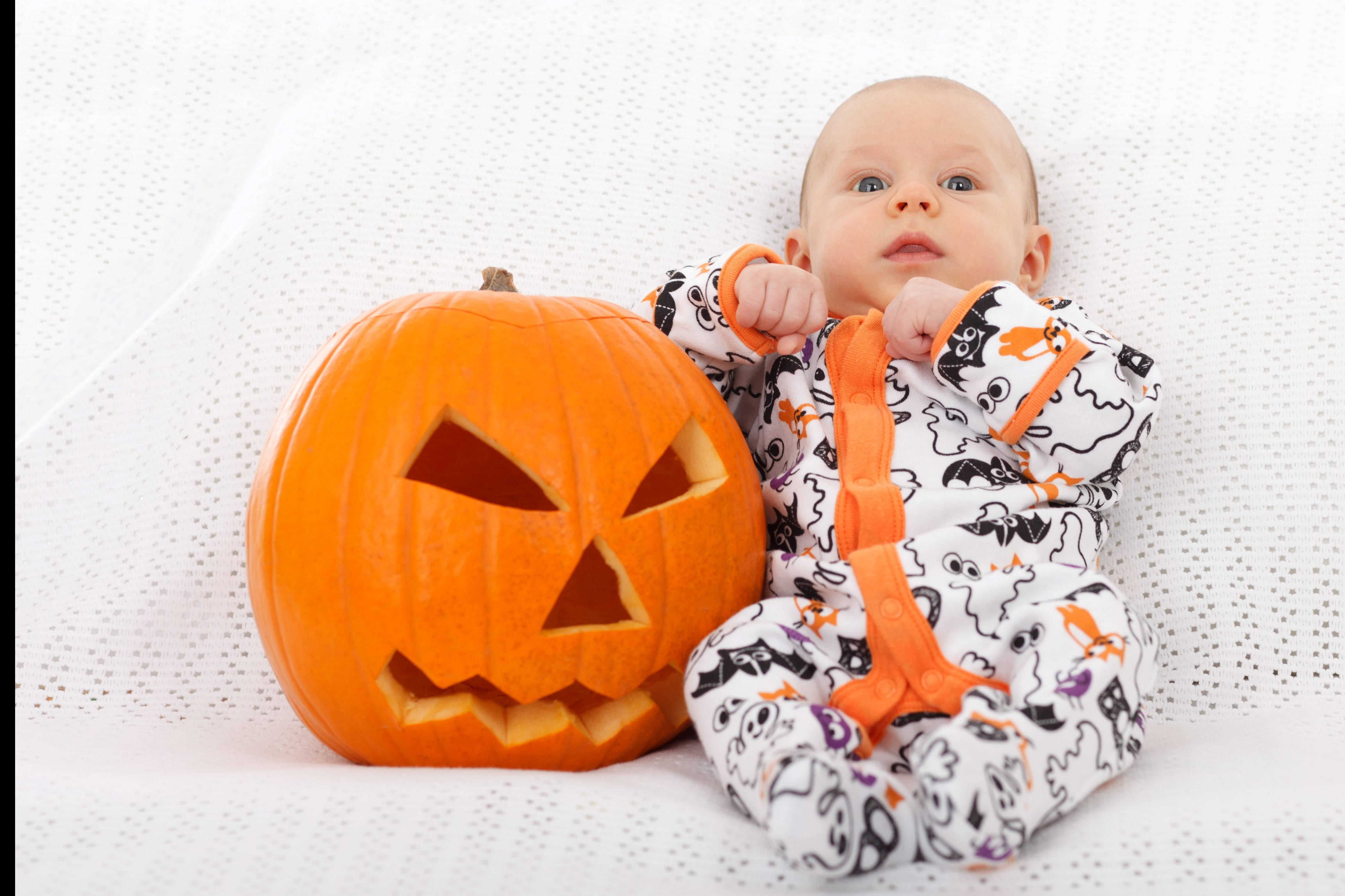 Søt Halloween-babydrakt Bakgrunner